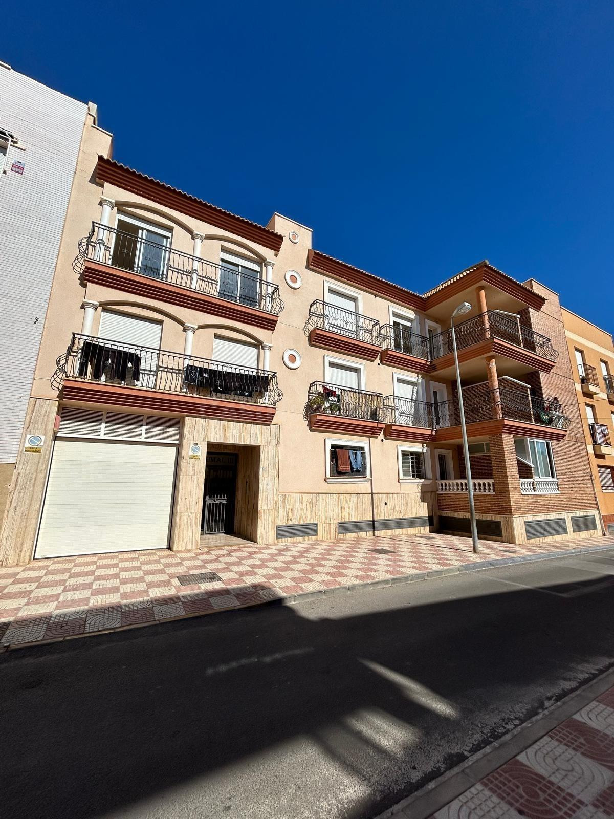 2 dormitorios con plaza de garaje en Las Marinas, ¡tu vivienda ideal!