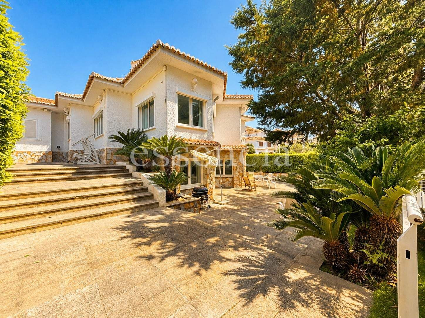 ✨ ESPECTACULAR CHALET EN LES MOTES – PLAYA DE GANDÍA ✨ EXCLU - foto 2