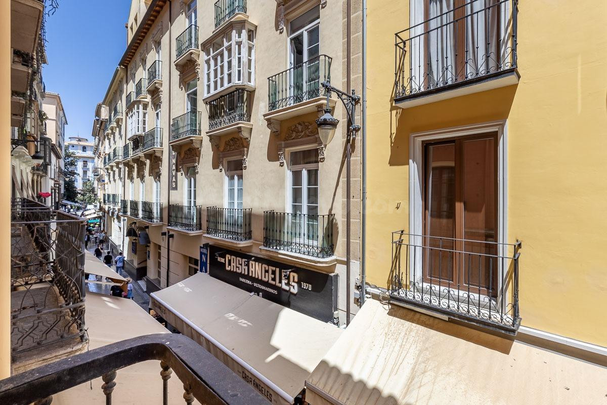 Piso Turístico en el corazón de Granada - foto 3