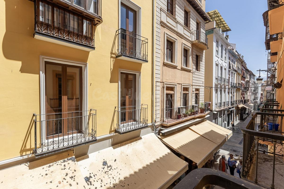 Piso Turístico en el corazón de Granada - foto 4
