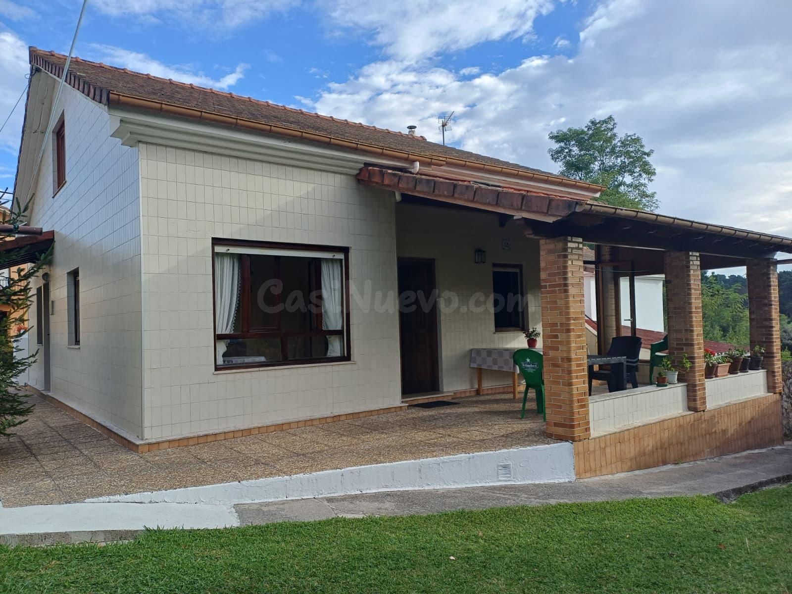 ALQUILO CASA EN PEDREÑA CON JARDÍN Y TERRAZA - foto 3