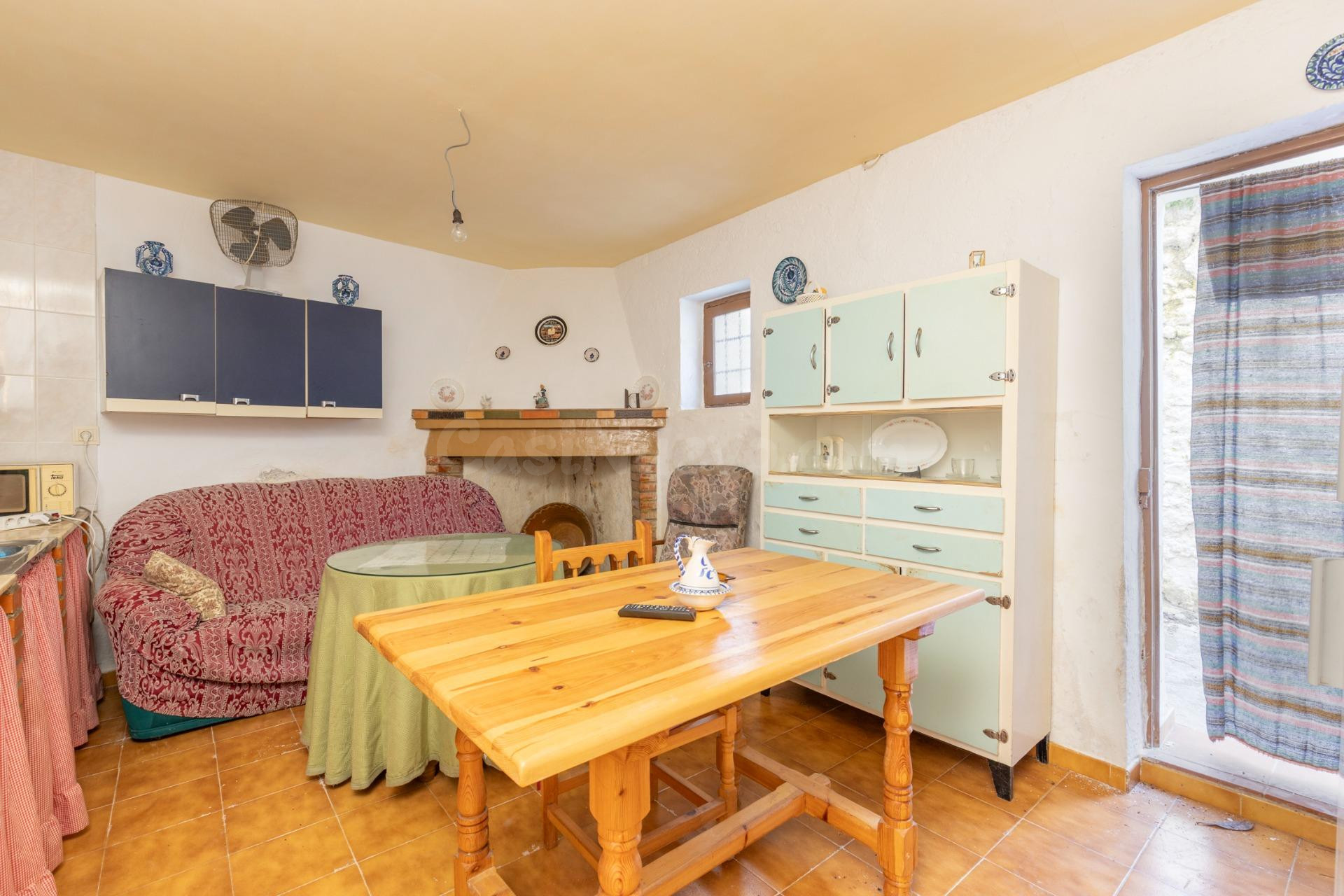 CASA PARA REFORMAR CENTRO ALBUÑUELAS 3 VIVIENDAS EN UNA