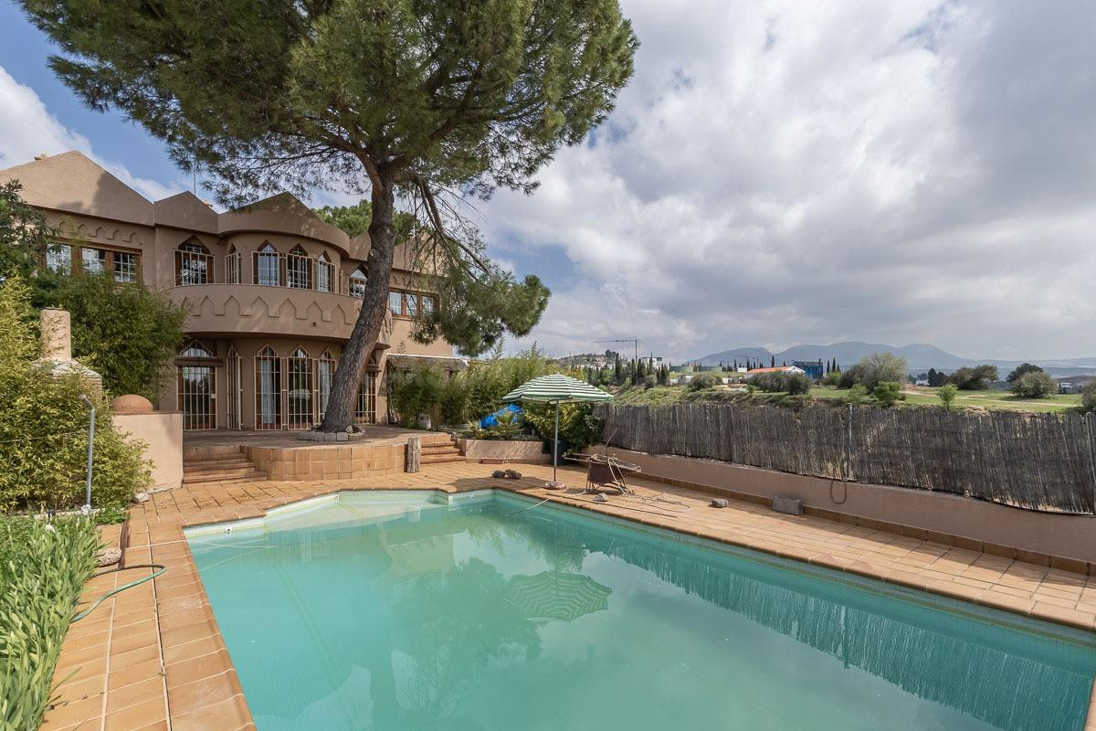 Espectacular casa independiente con piscina y grandes vistas - foto 2