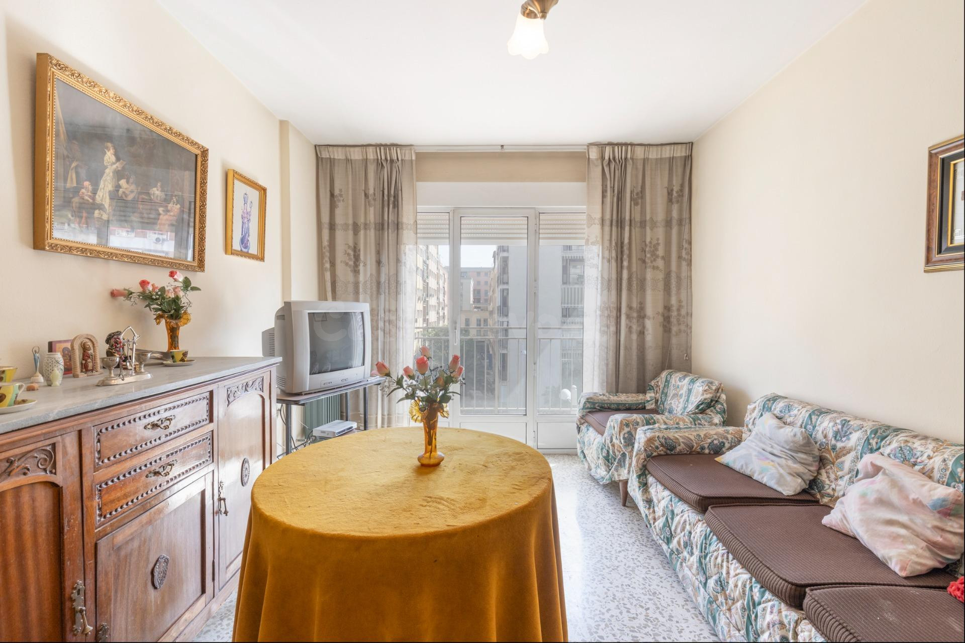 Piso con terraza y gran potencial junto a Camino de Ronda - foto 5