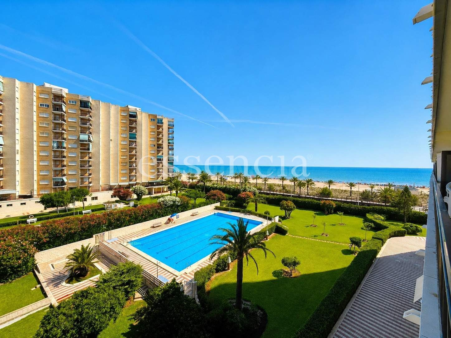 APARTAMENTO EN 1ERA. LINEA DE PLAYA DE GANDÍA – VISTAS ESPEC - foto 3