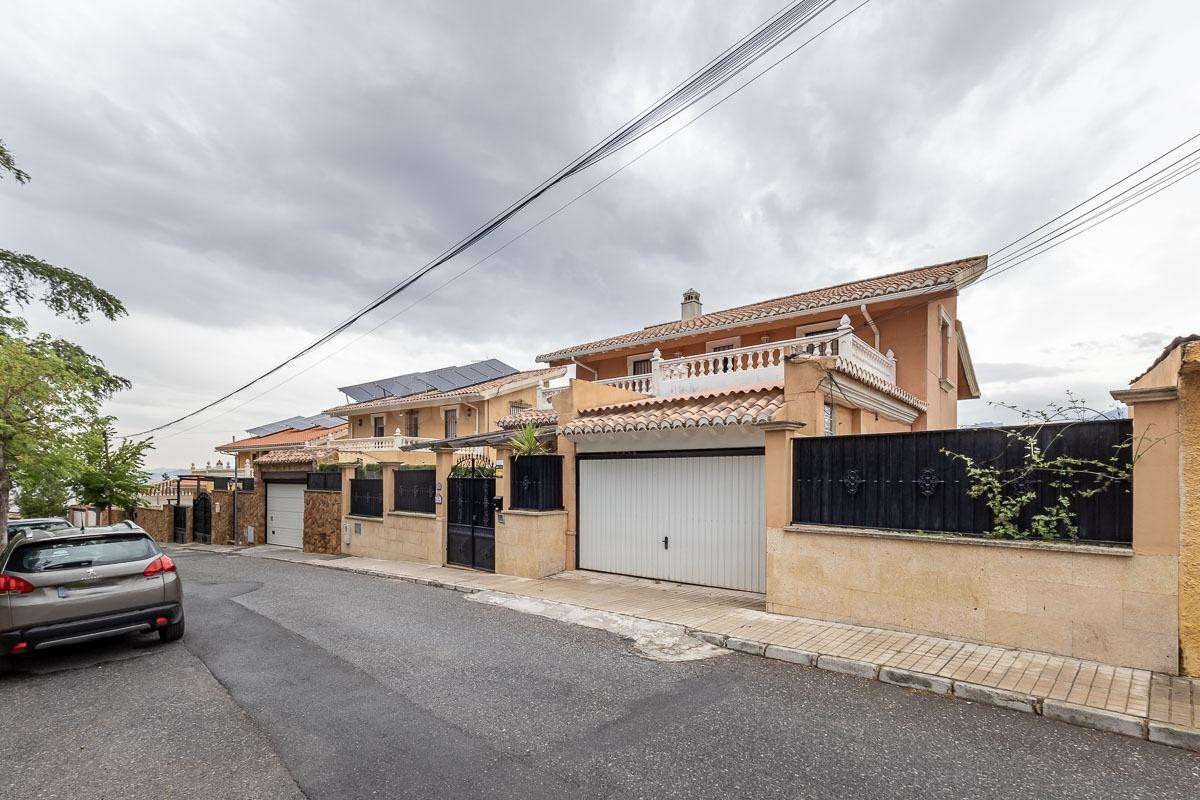 Espectacular Casa de Lujo en Urbanización Los Cerezos - foto 3