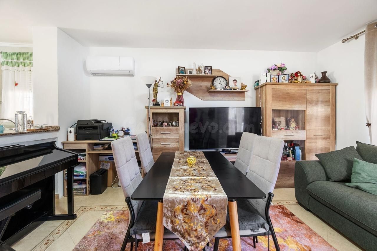 CHALET DE 3 DORMITORIOS CON PISCINA COMUNITARIA - foto 4