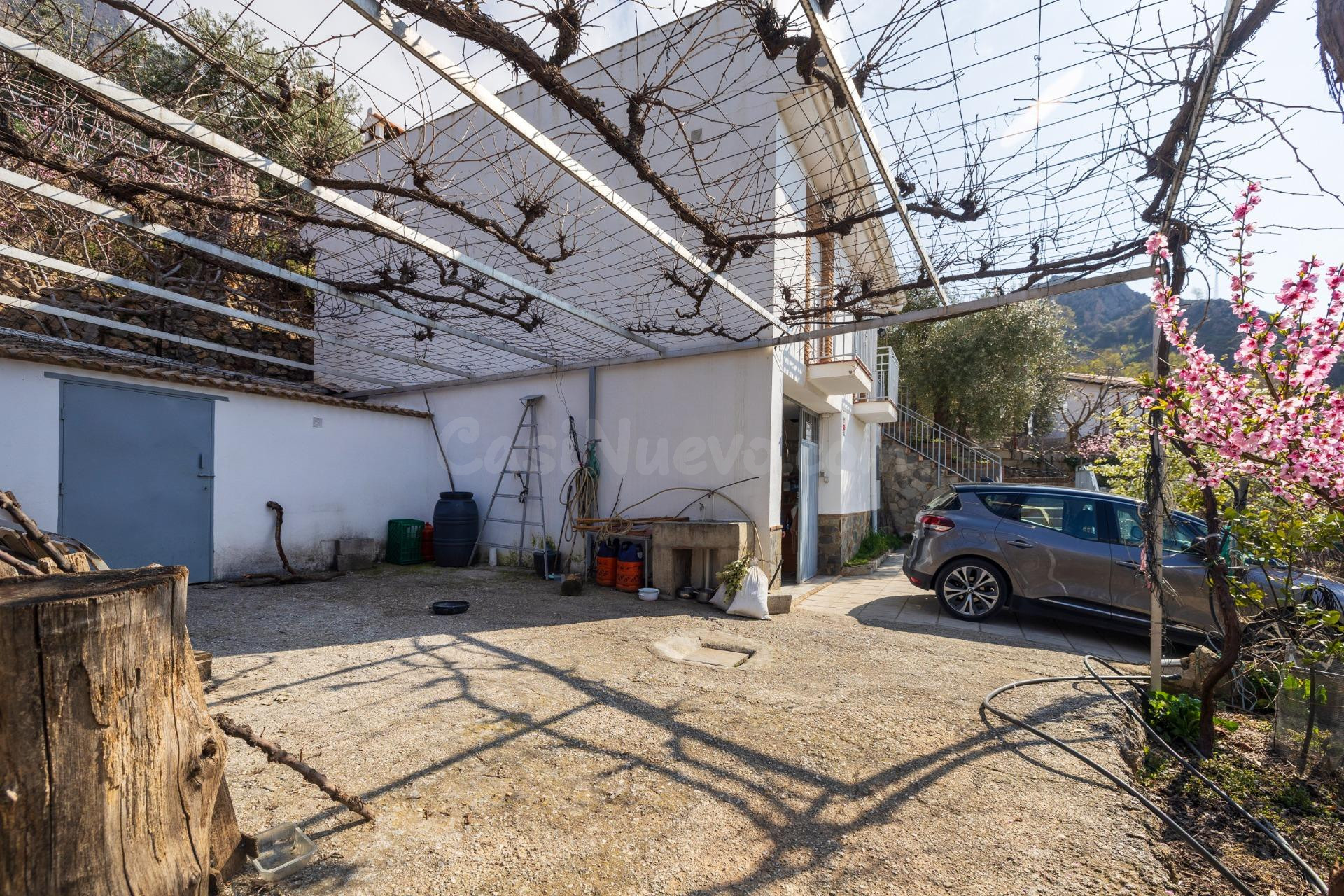 FINCA  URBANA ÚNICA CON DOS VIVIENDAS EN GÜÉJAR SIERRA - foto 4
