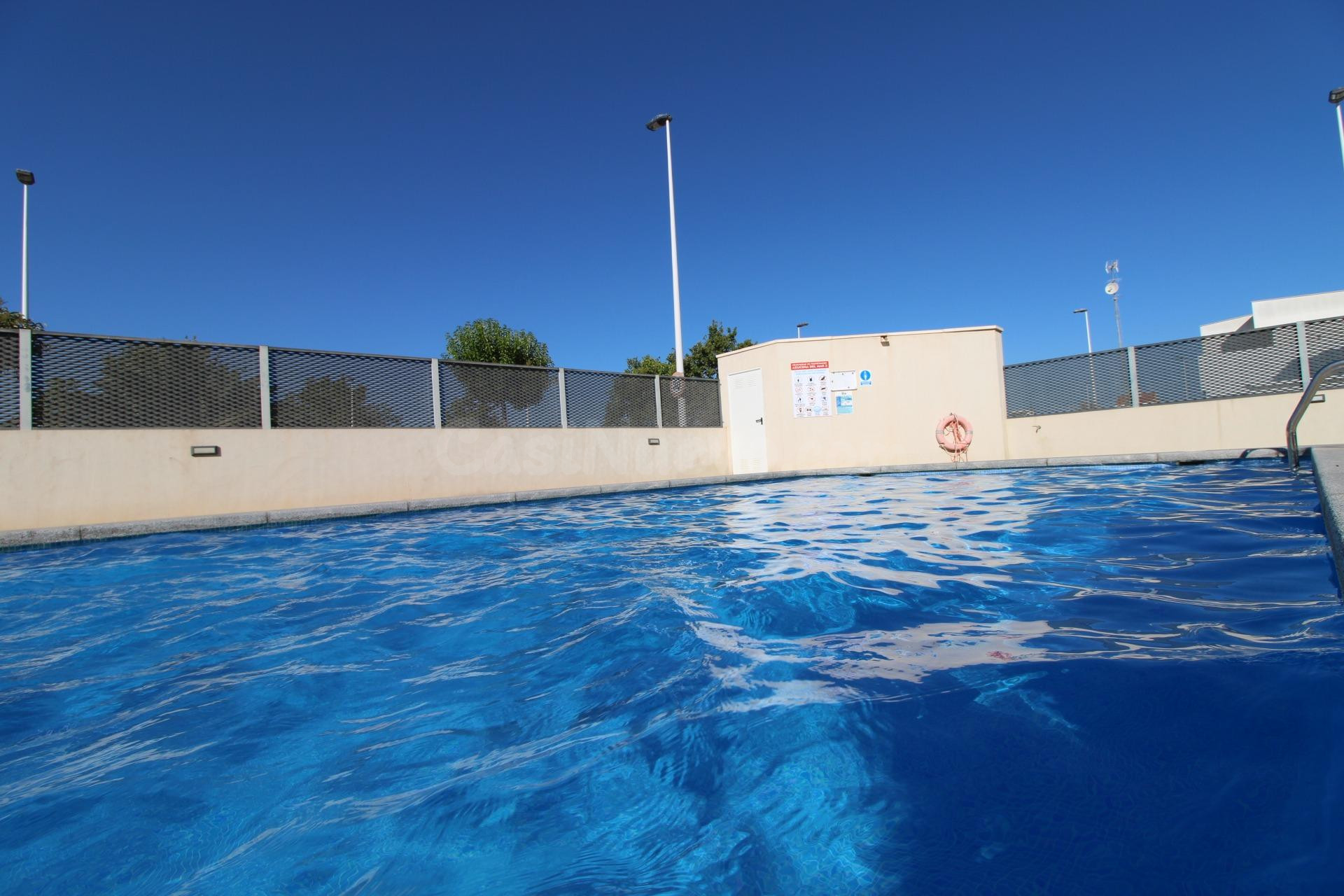 Dúplex 3 dormitorios con gran solarium - foto 2