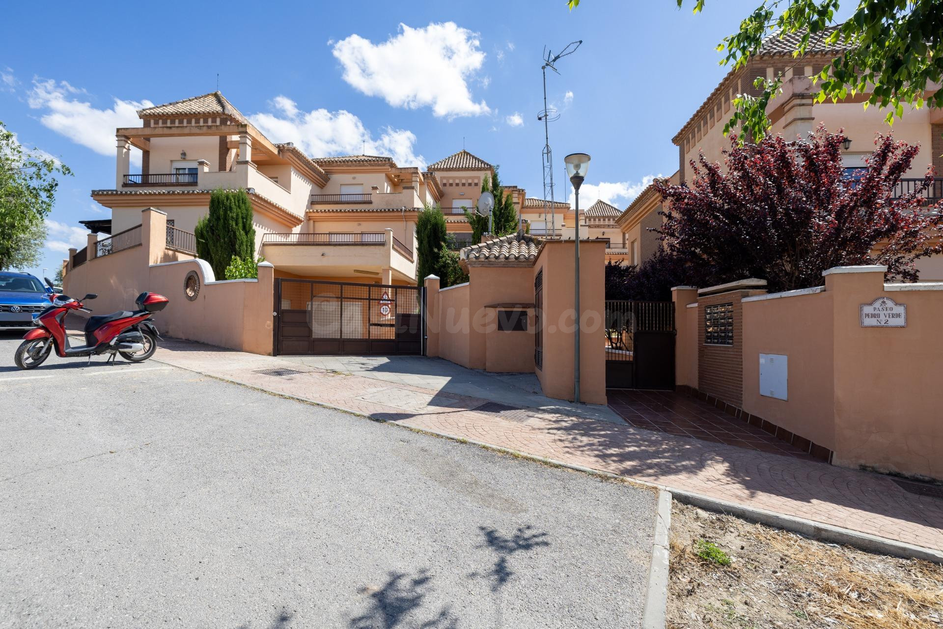 Ponemos a la venta esta preciosa casa en Urbanizacion cerrad