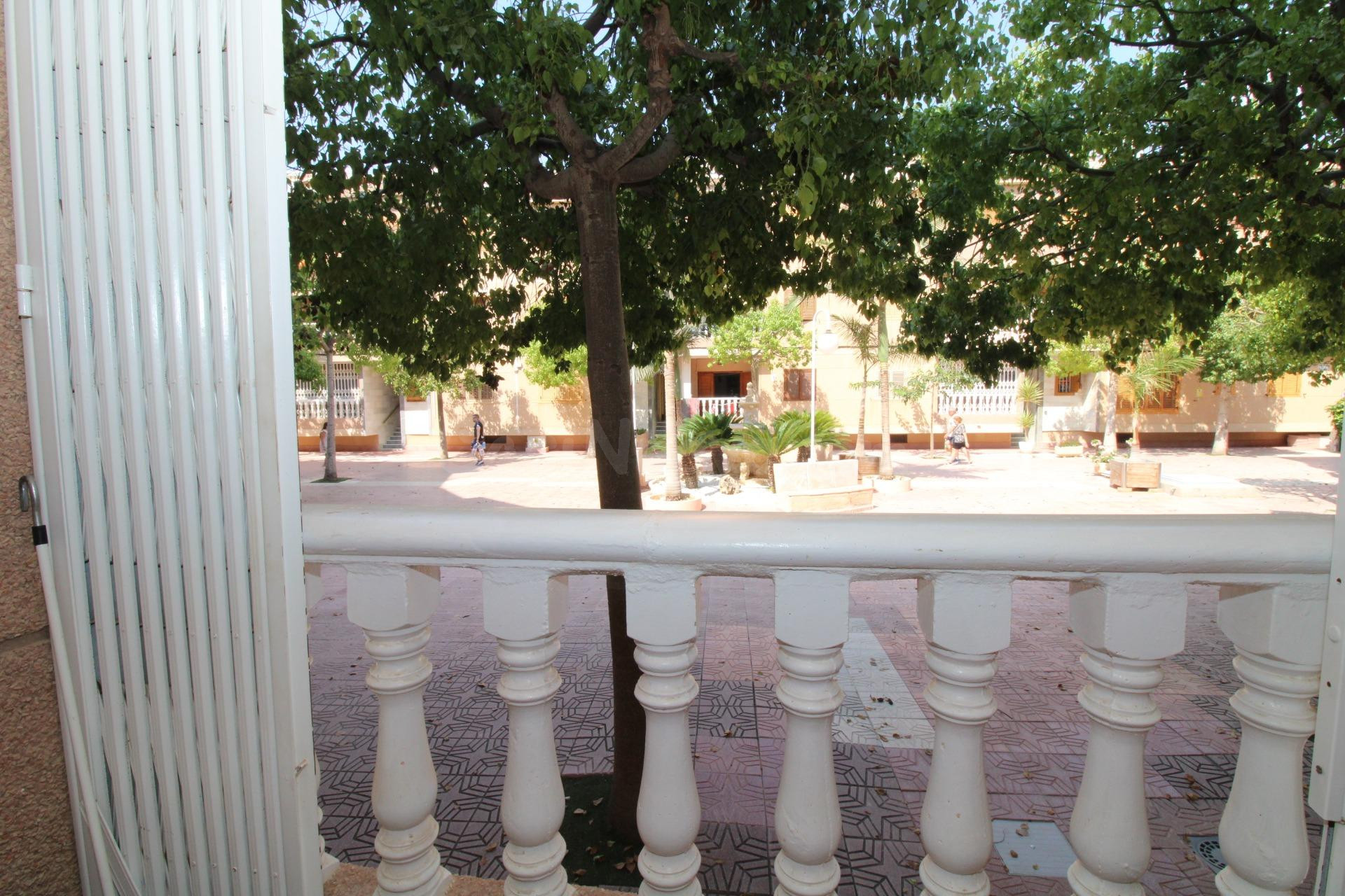 Apartamento en urbanización primera linea playa