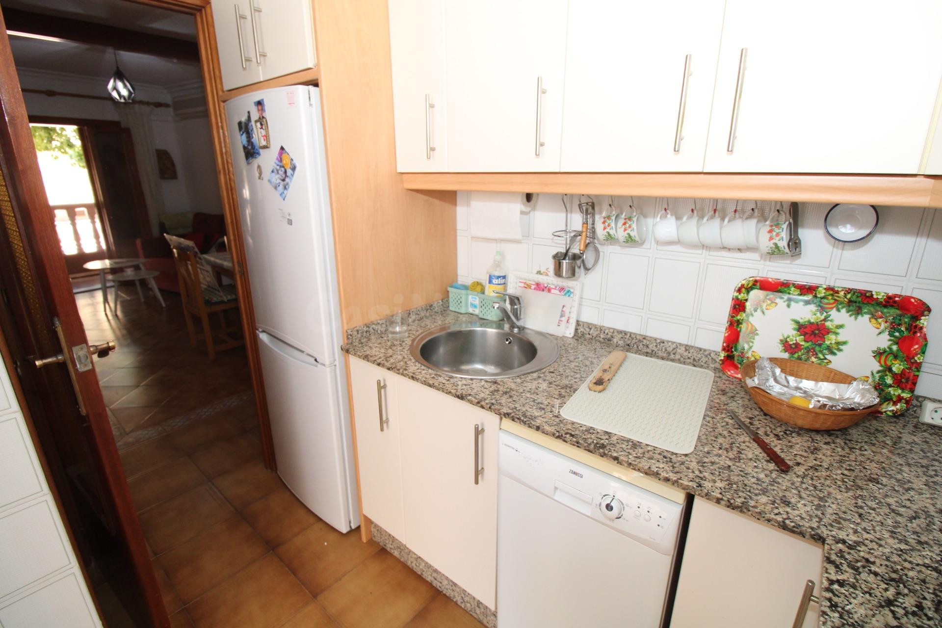 Apartamento en urbanización primera linea playa - foto 4