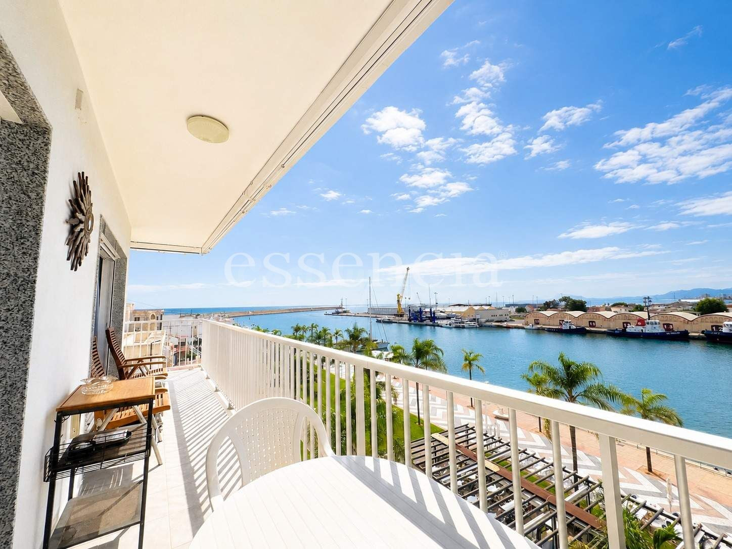 FABULOSO APARTAMENTO REFORMADO EN PRIMERA LINEA DEL PUERTO D - foto 2
