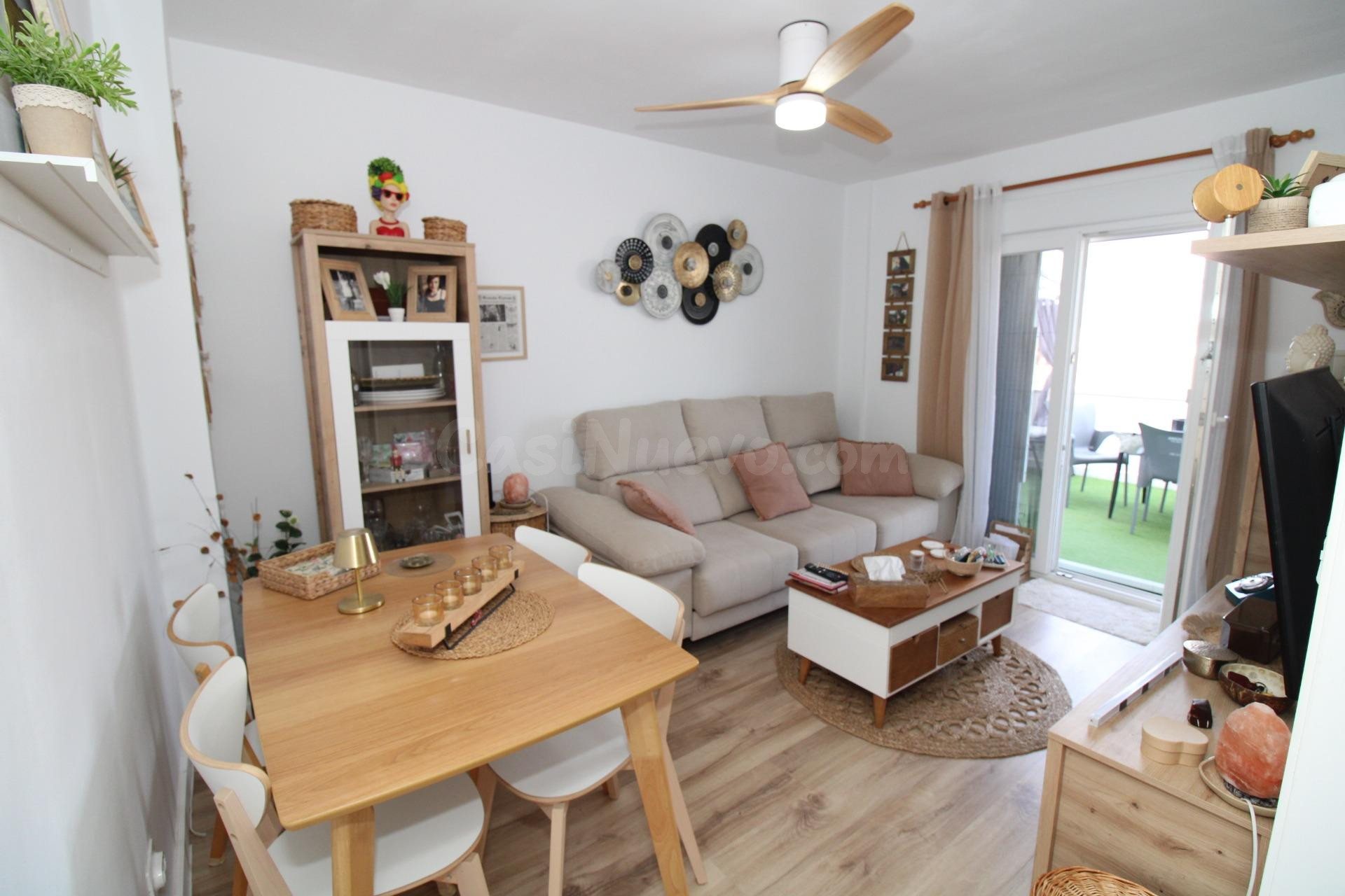 Ático reformado con terraza de 50 m2 - foto 2