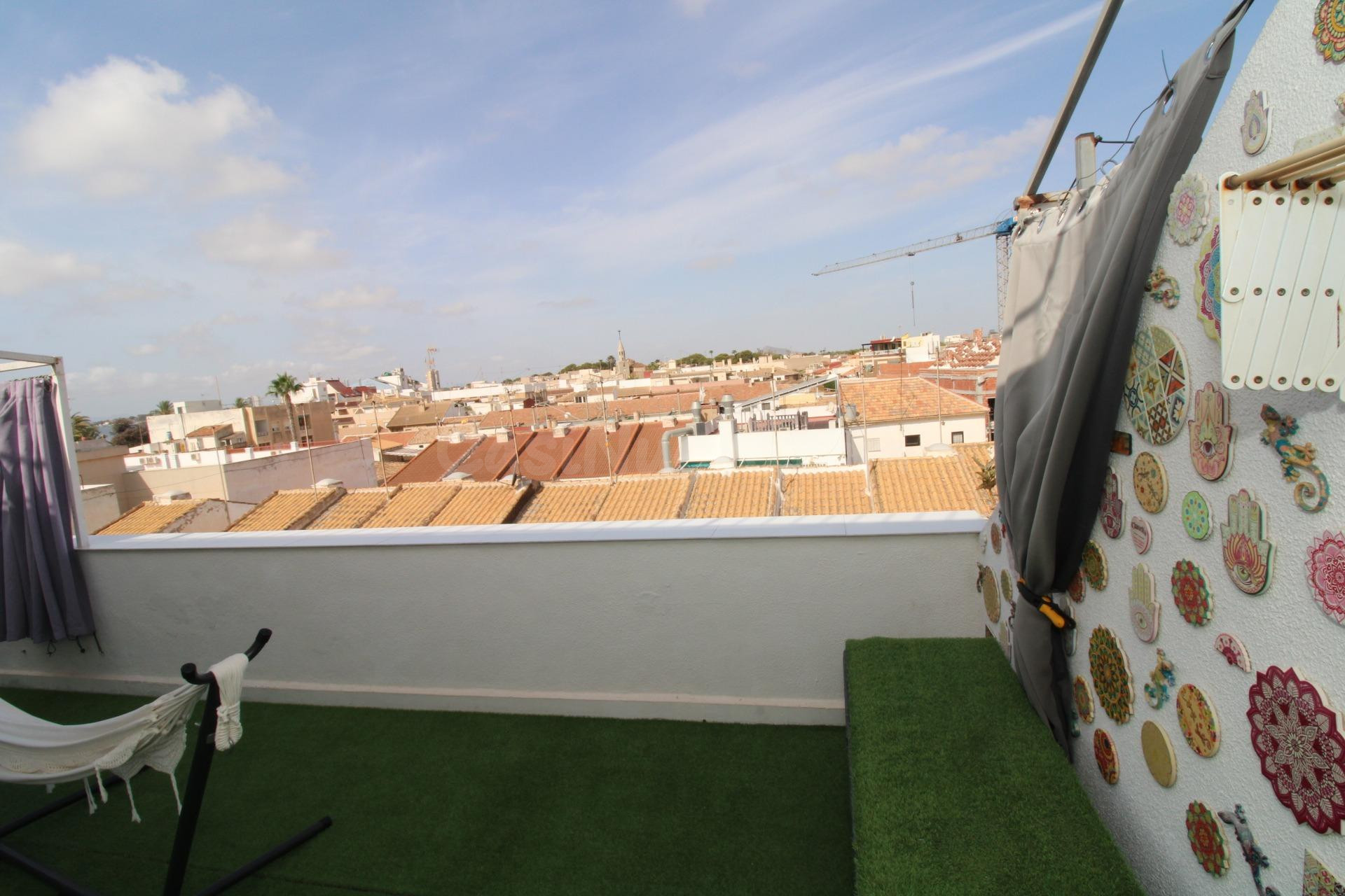 Ático reformado con terraza de 50 m2 - foto 5