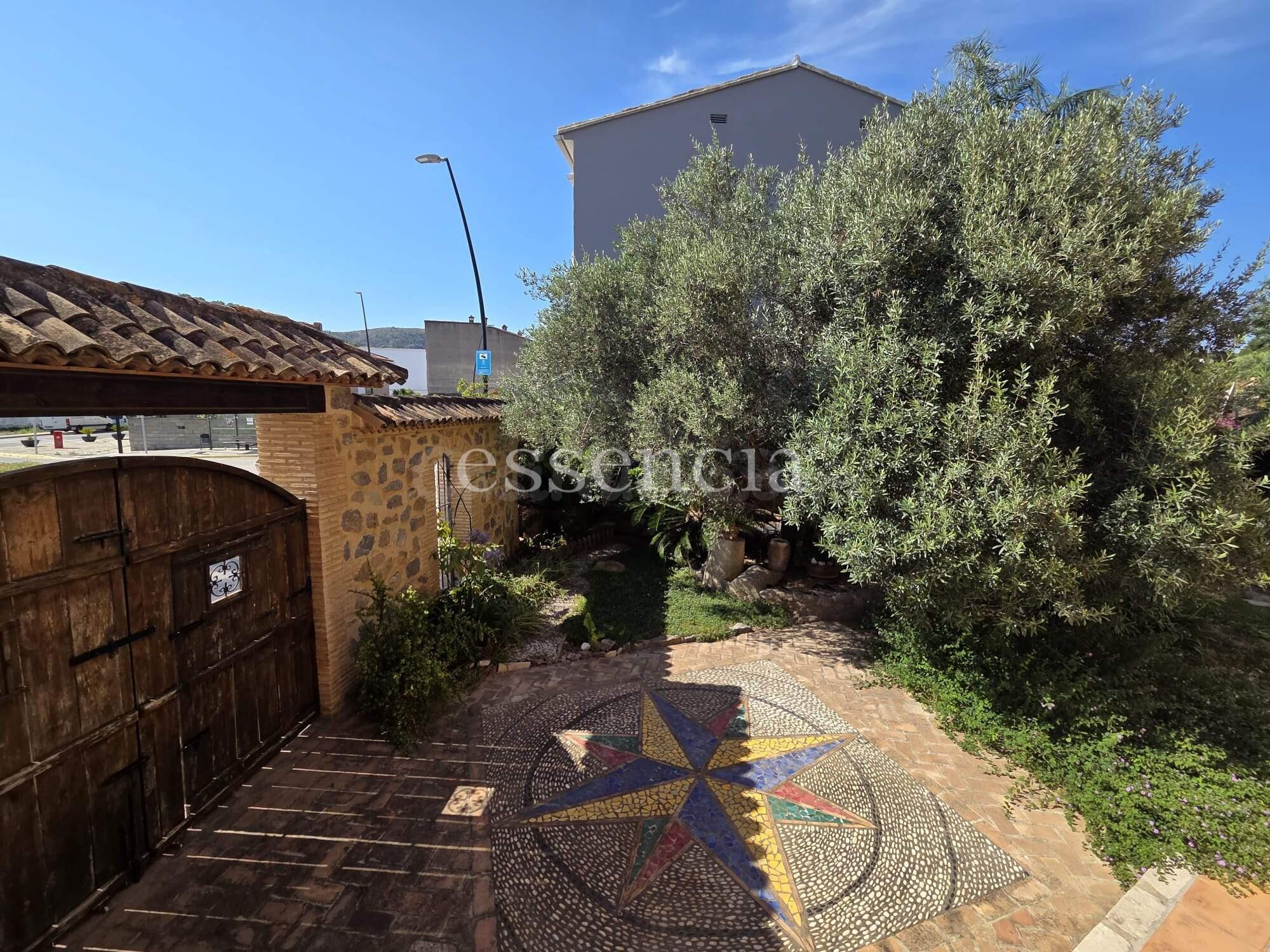 Casa con 2.084 m2 de parcela y 474 m2 construidos