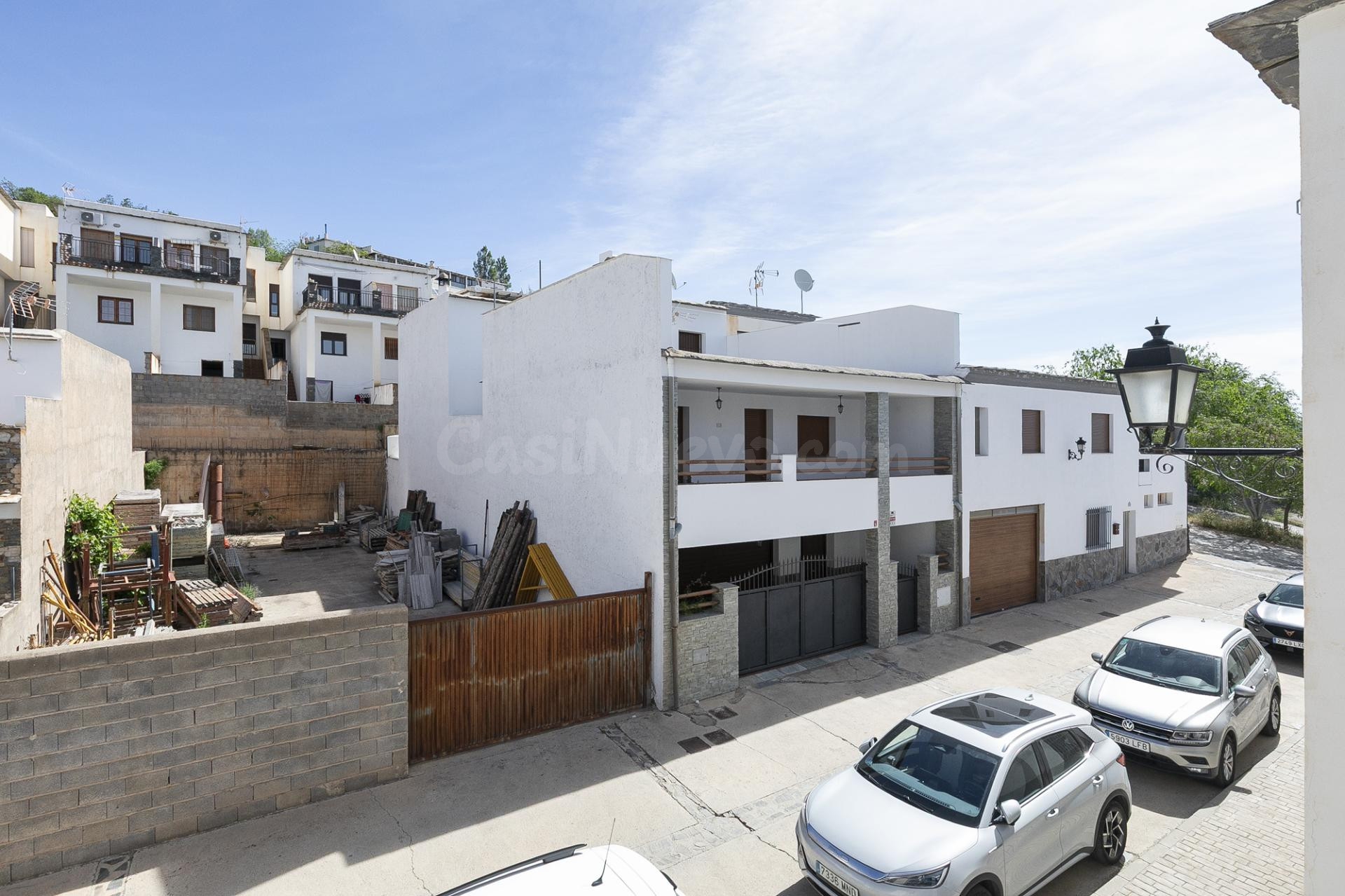 CASA ADOSADA VPO EN LAROLES – TRANQUILIDAD Y CALIDAD DE VIDA