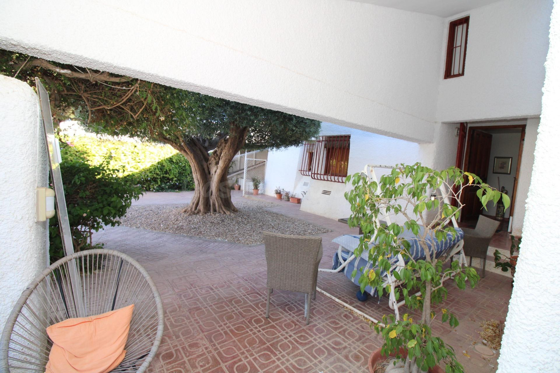 Chalet con parcela de 700 metros - foto 2