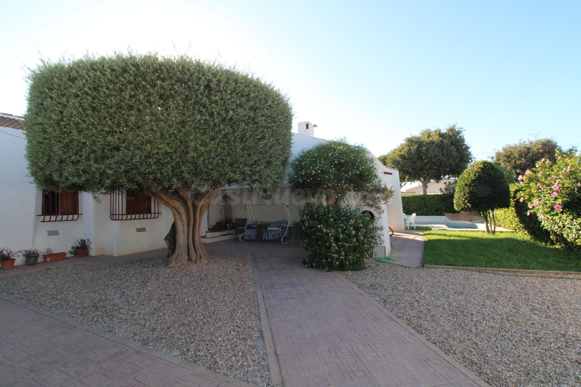 Chalet con parcela de 700 metros - foto 3