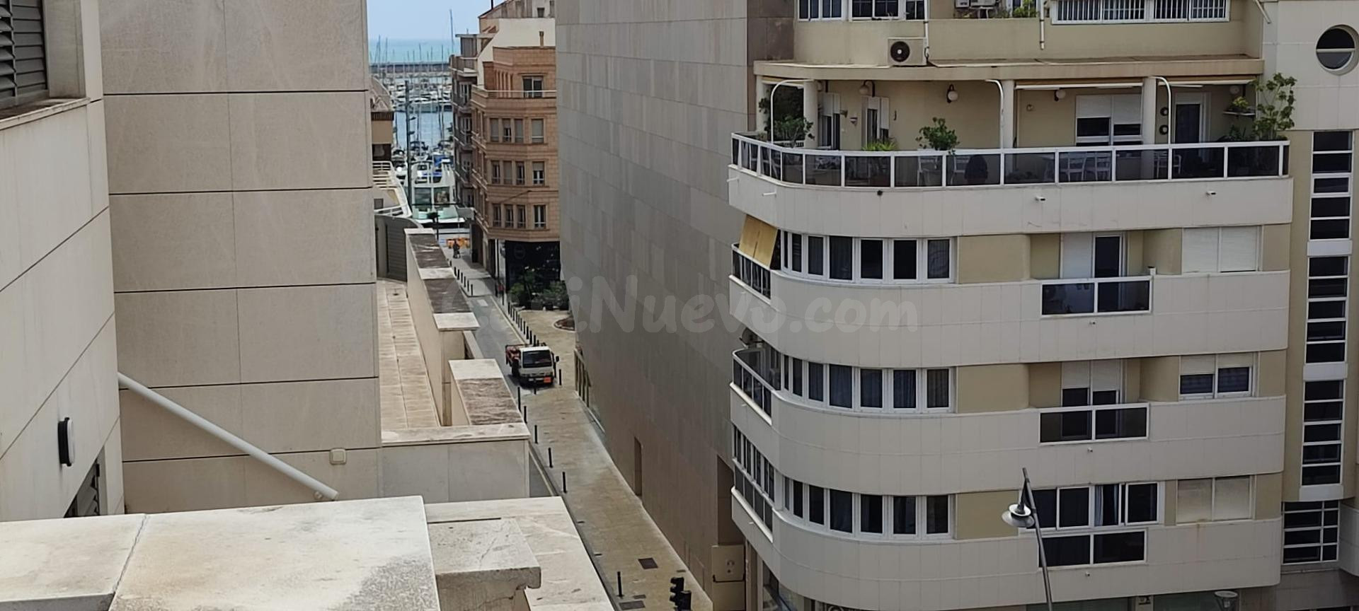 PISO DE 3 DORMITORIOS EN TODO EL CENTRO DE TORREVIEJA - foto 3