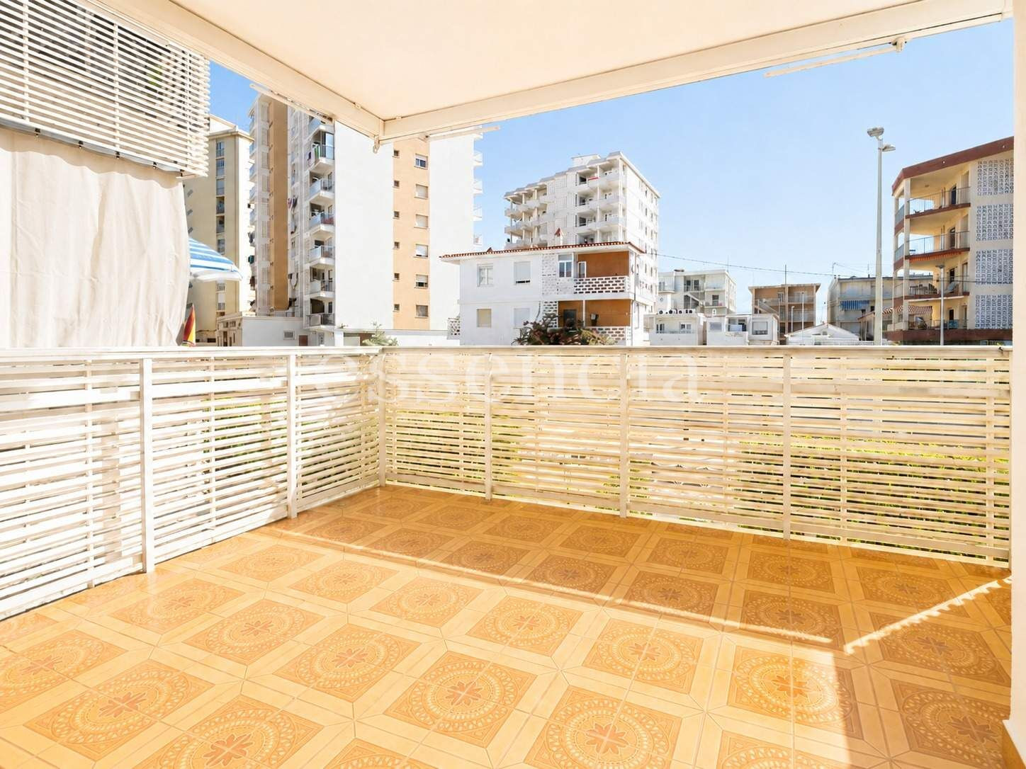 APARTAMENTO EN BELLREGUARD GRAN TERRAZA, 3 habitaciones Y TO - foto 2