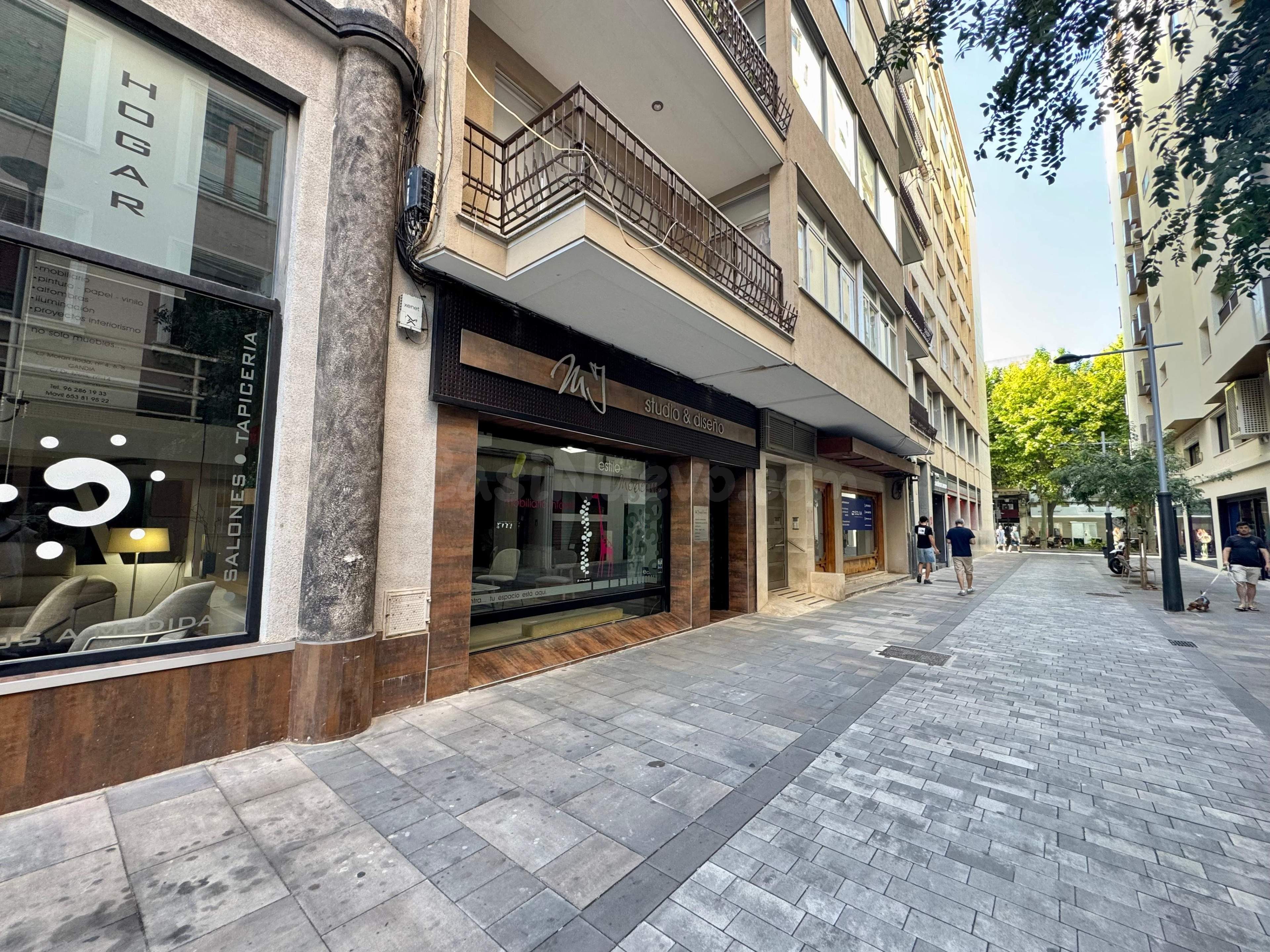Local comercial en alquiler, céntrico, a un paso del Paseo G - foto 3