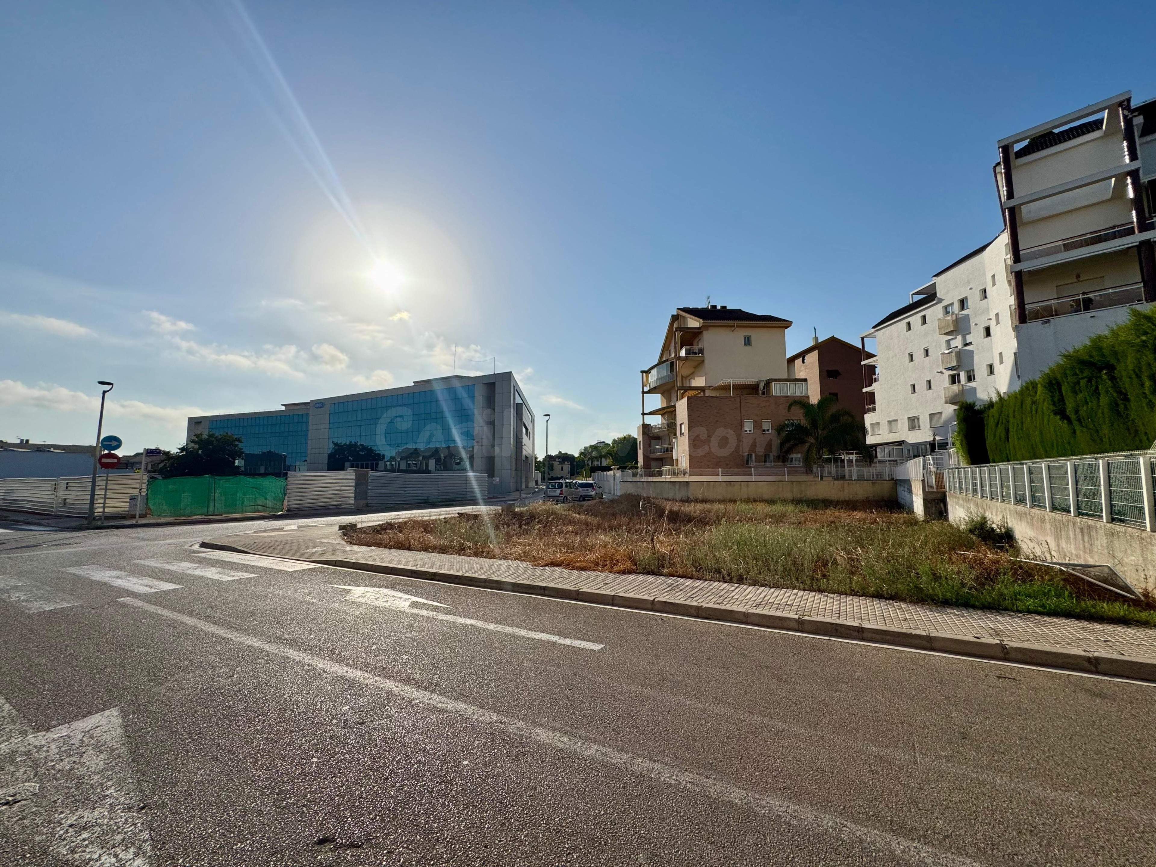 SOLAR URBANO EN PARK NORD (GANDIA) – LISTO PARA PROMOCIÓN RE - foto 4