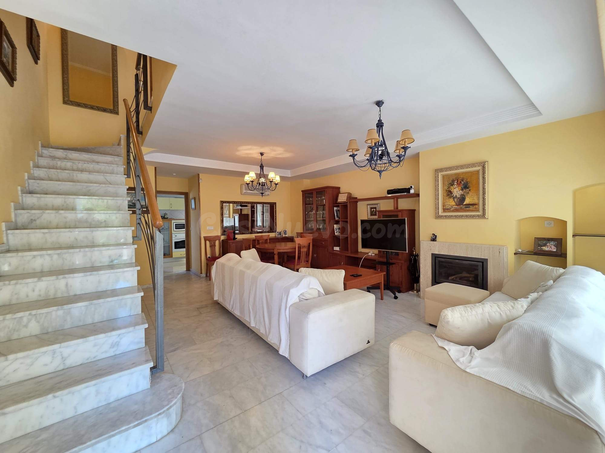 Casa adosada en venta en Playa de Gandia a 450 metros de la  - foto 2