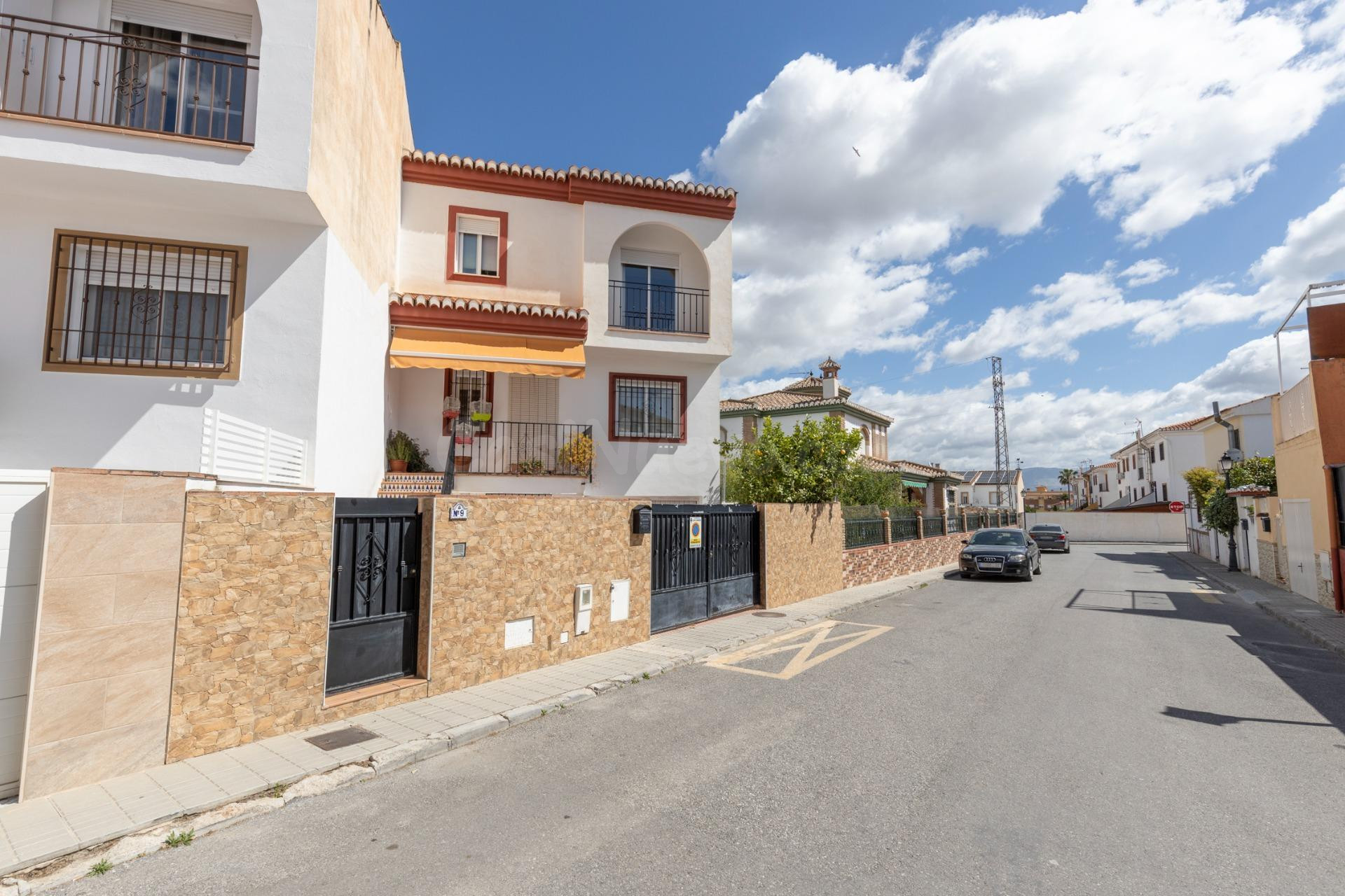 Estupenda casa pareada con piscina en Híjar - foto 2
