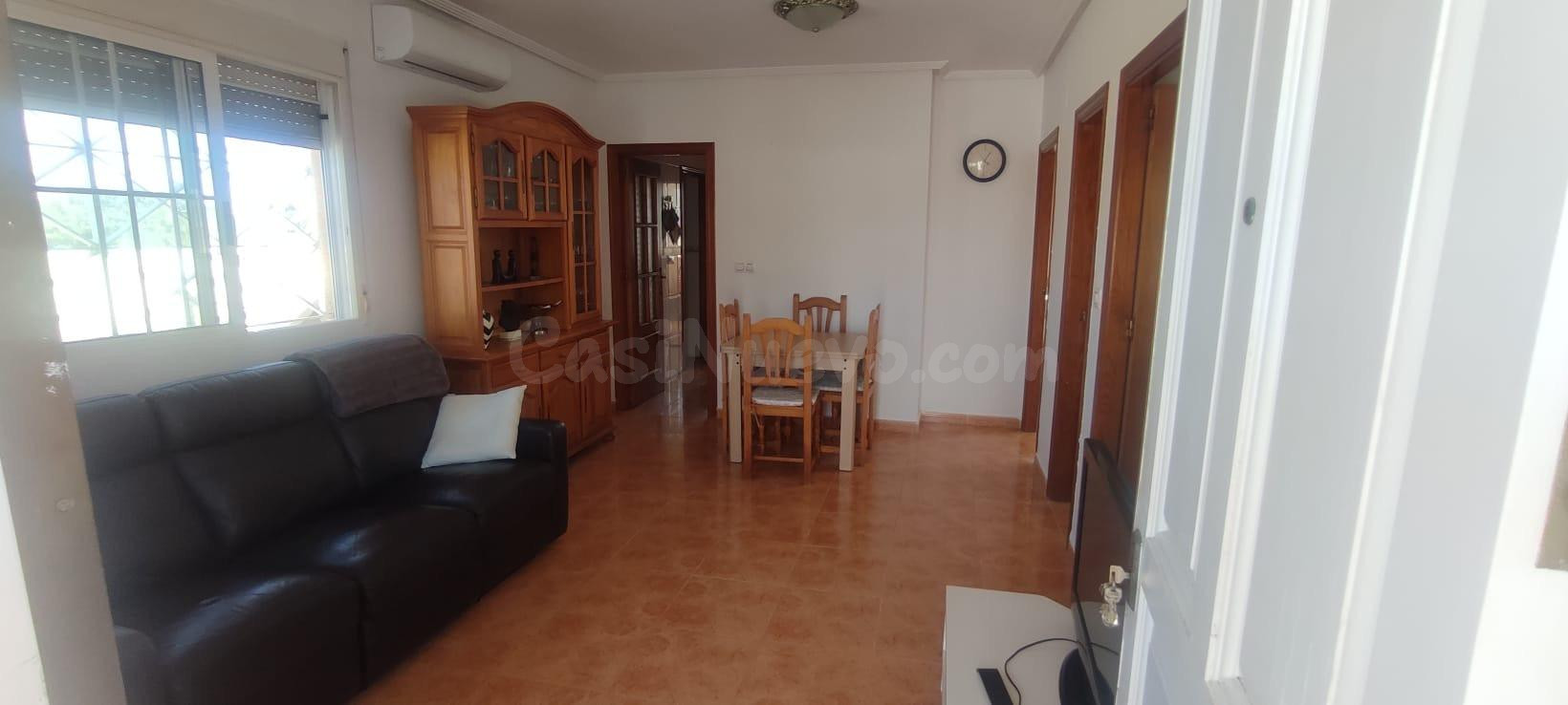 CHALET INDEPENDIENTE CON PISCINA COMUNITARIA Y AMPLIA PARCELA - foto 4