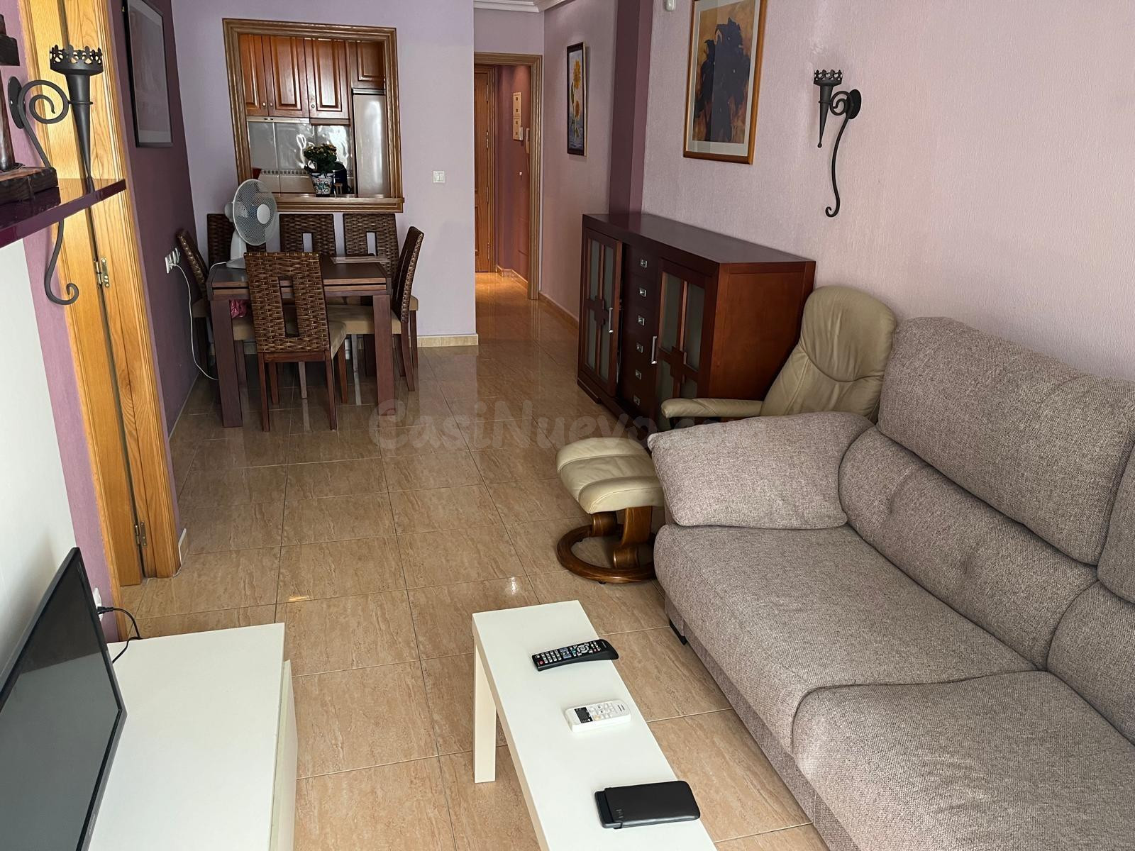 Precioso apartamento de 2 dormitorios en perfecto estado, terraza acristalada.