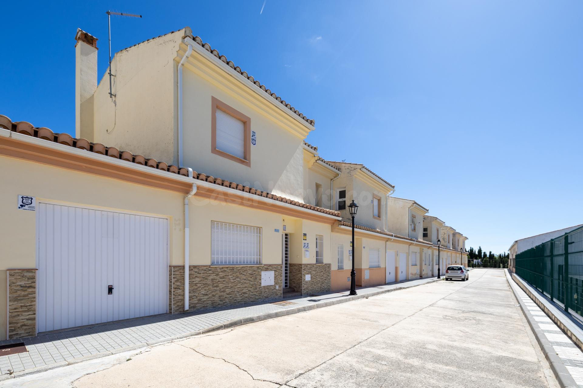 VIVIENDAS ADOSADAS VPO EN TORRECARDELA – ESPACIO, COMODIDAD  - foto 2