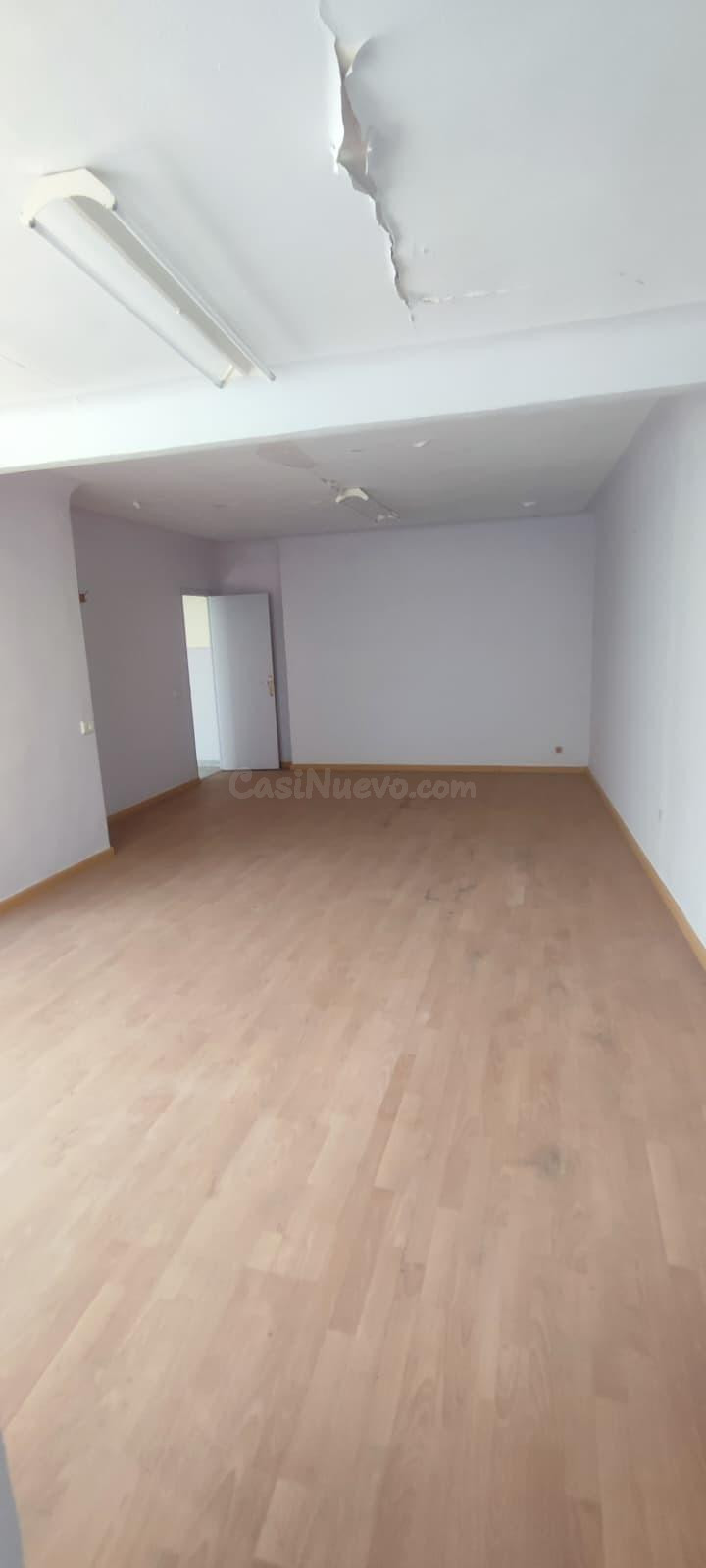 CONJUNTO DE DOS PISOS MUY CENTRICOS CON 8 DORMITORIOS - foto 5
