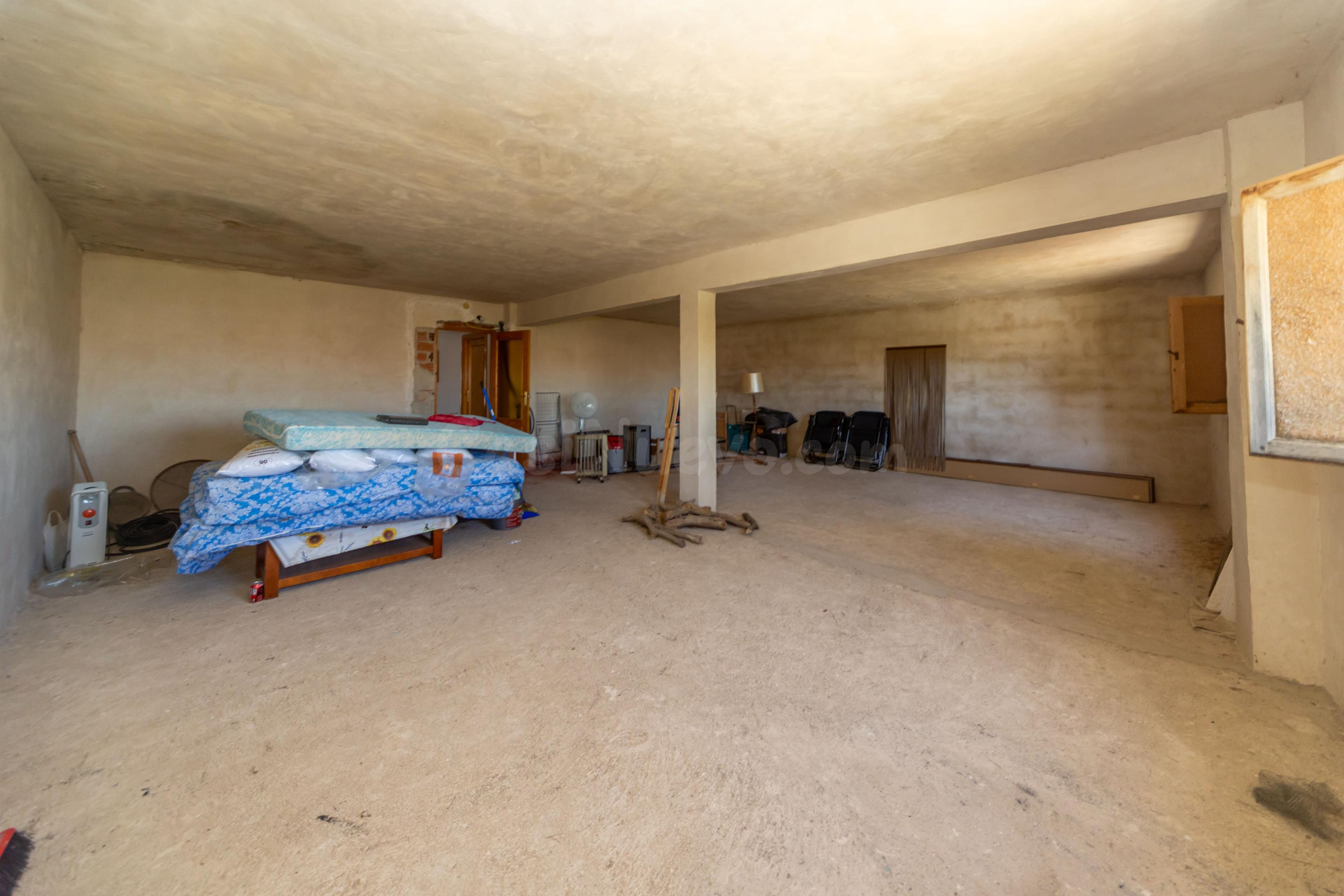 Casa con terreno en la parte alta de Benamaurel llena de pos - foto 4