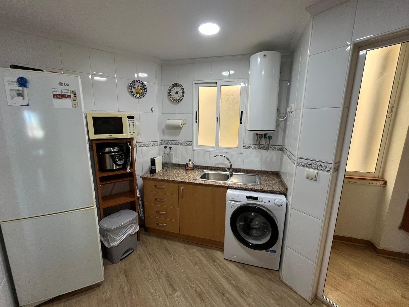 Bonito apartamento 3 dormitorios, 2 baños con piscina comunitaria y garaje y trastero opcional - foto 5