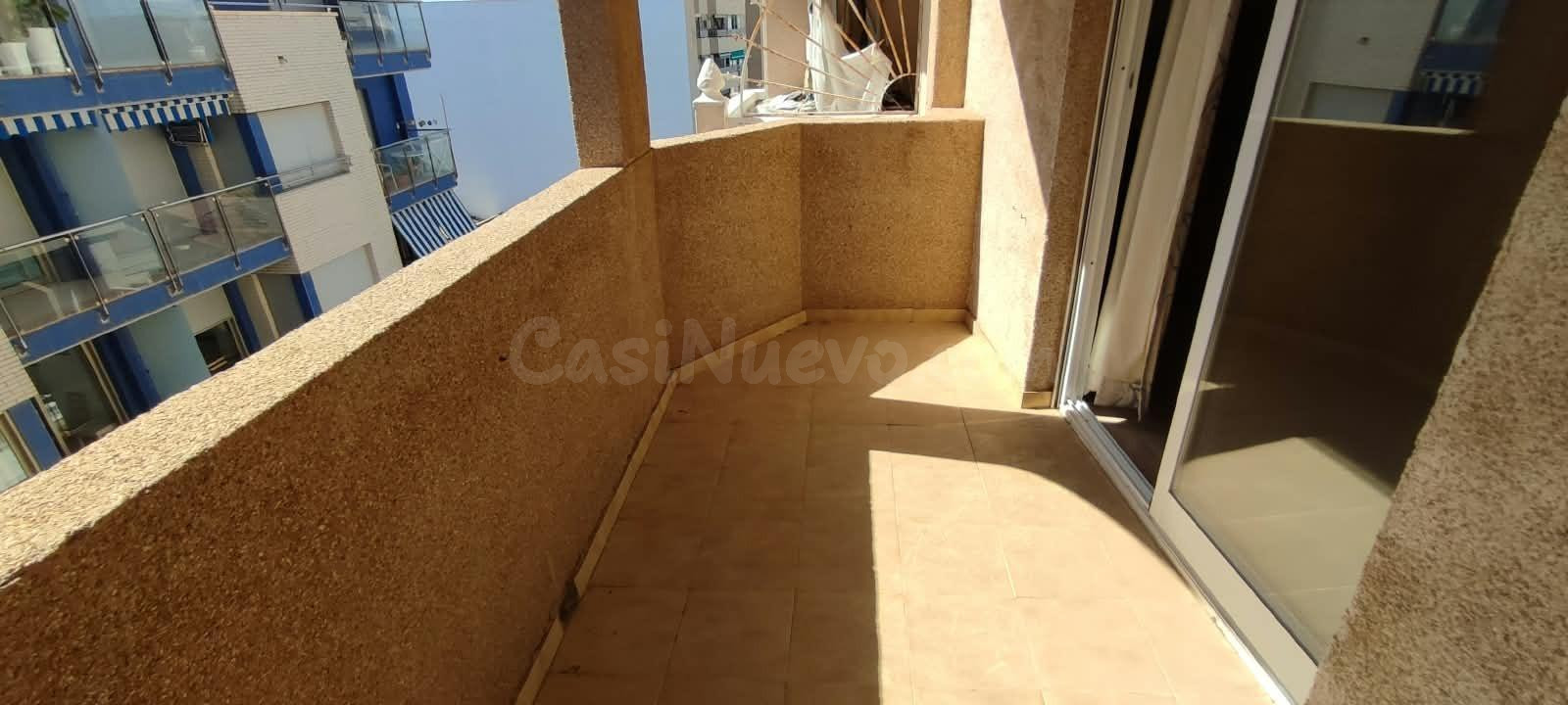 AMPLIO Y ACOGEDOR PISO DE 3 DORMITORIOS, A UN PASO DE LA PLAYA - foto 3