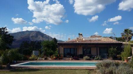 Finca con casa de campo