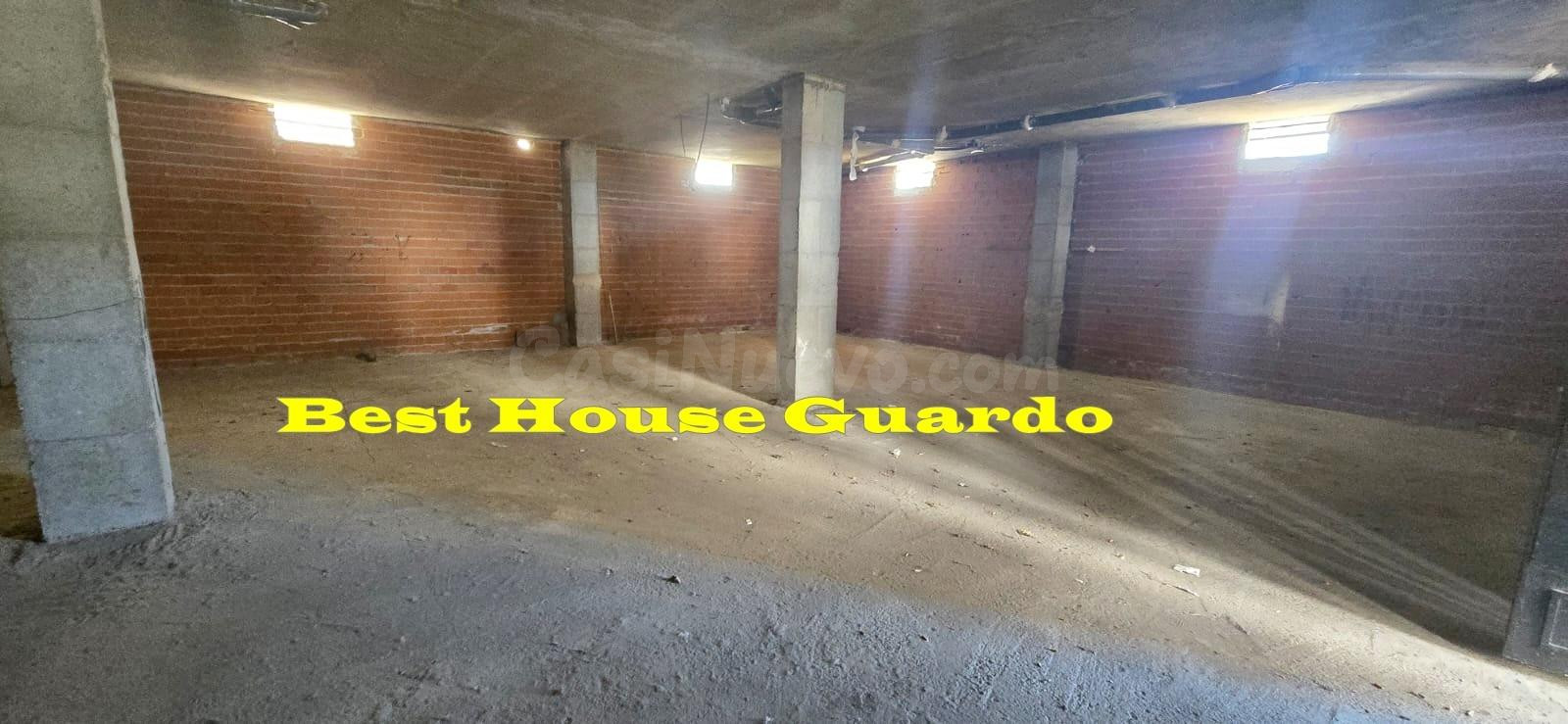 Amplio Local Comercial en Venta en el Centro de Guardo - foto 2