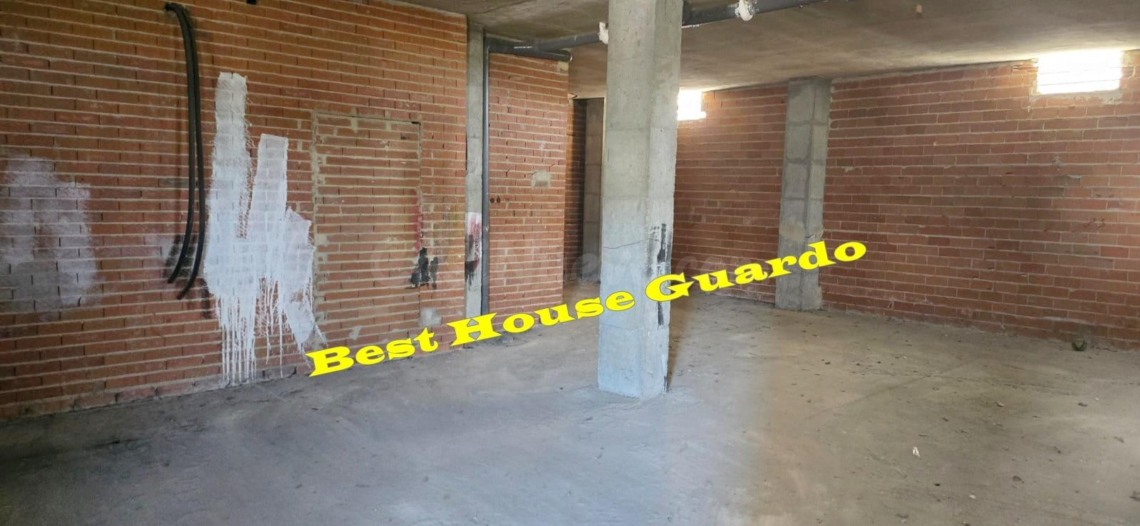 Amplio Local Comercial en Venta en el Centro de Guardo - foto 3
