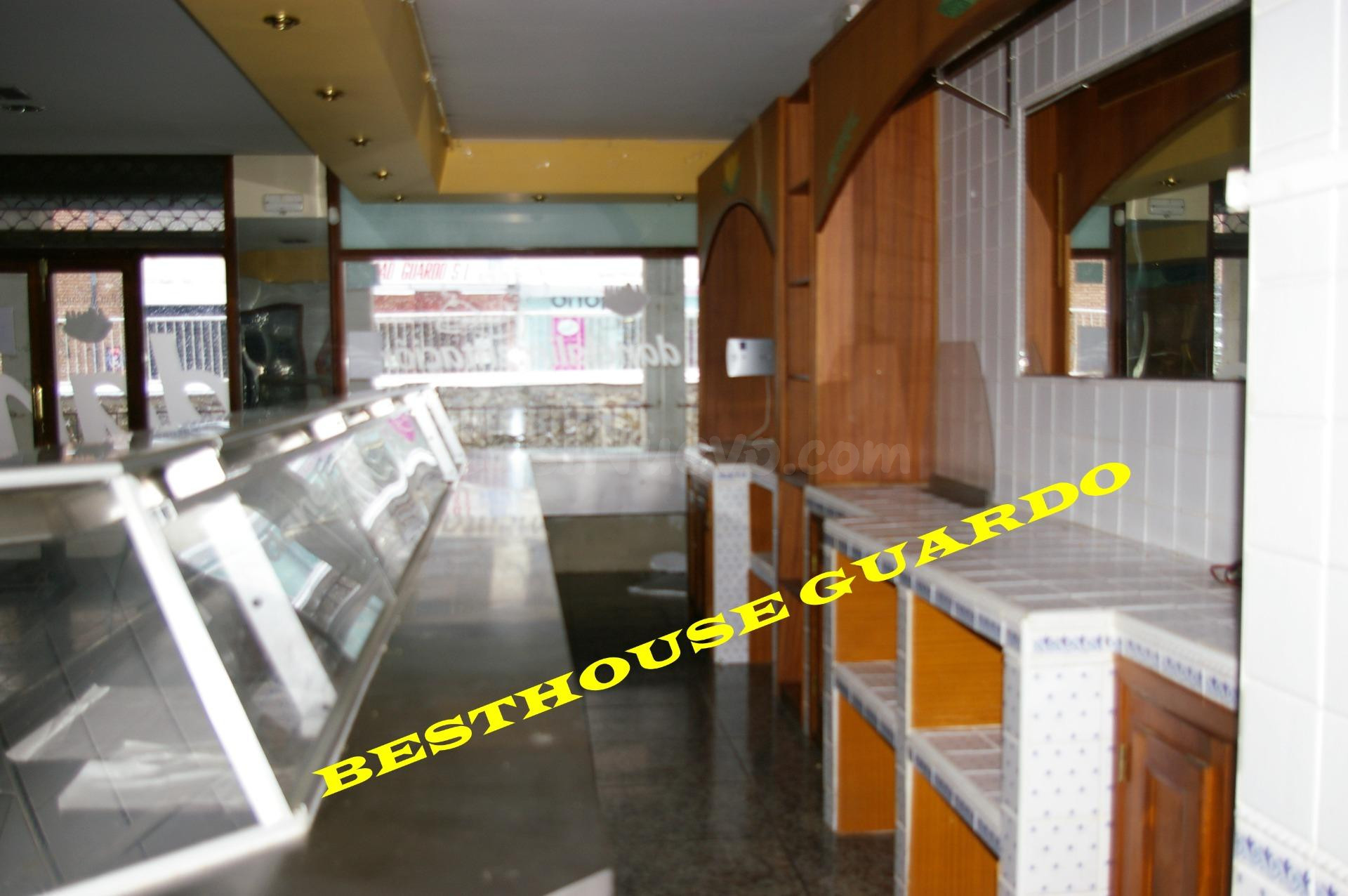 LOCAL COMERCIAL CENTRO DE GUARDO - foto 5