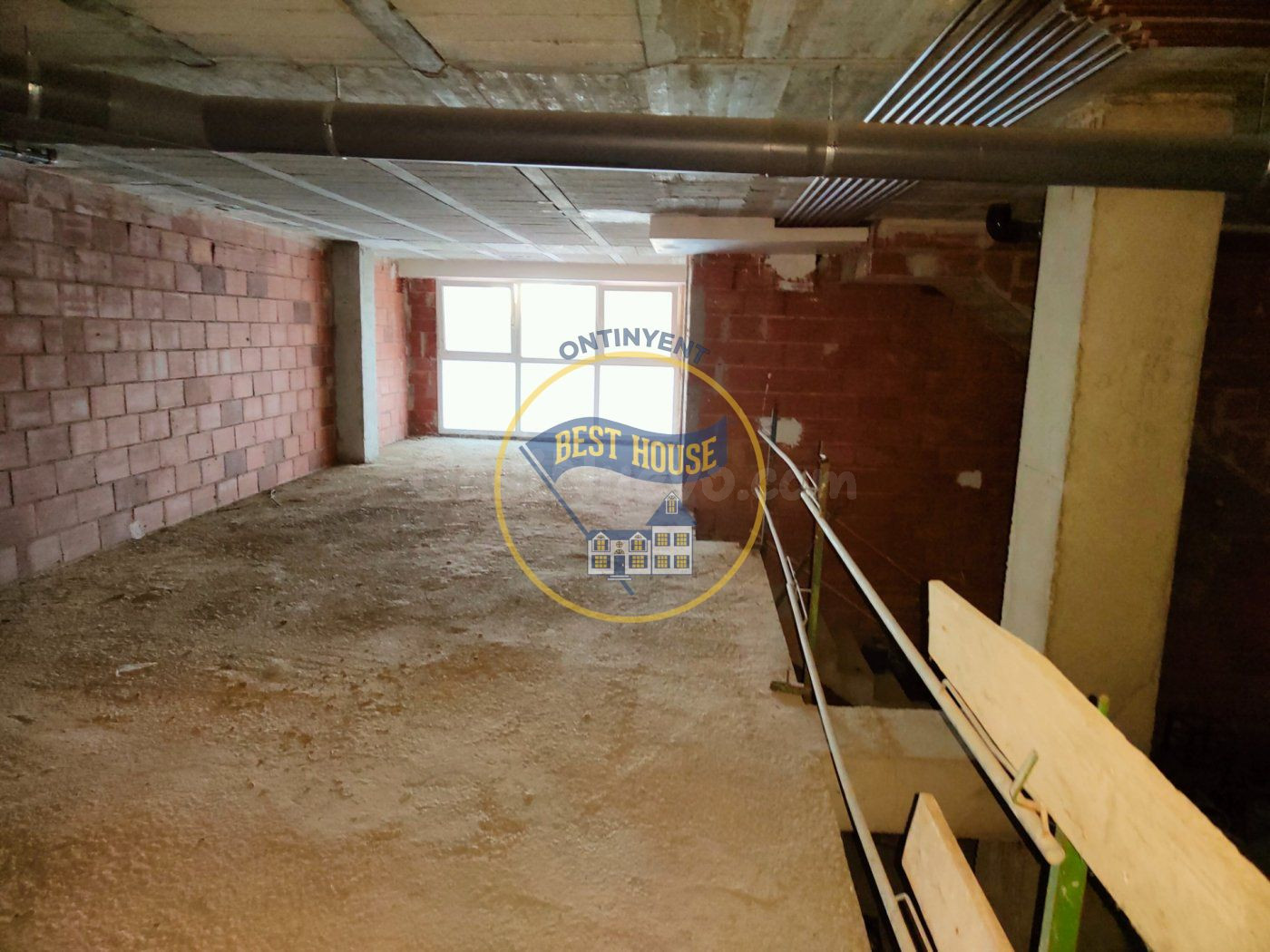 GRAN LOCAL DE CASI 1000M2 EN ONTINYENT. SE PUEDE OFRECER TAM
