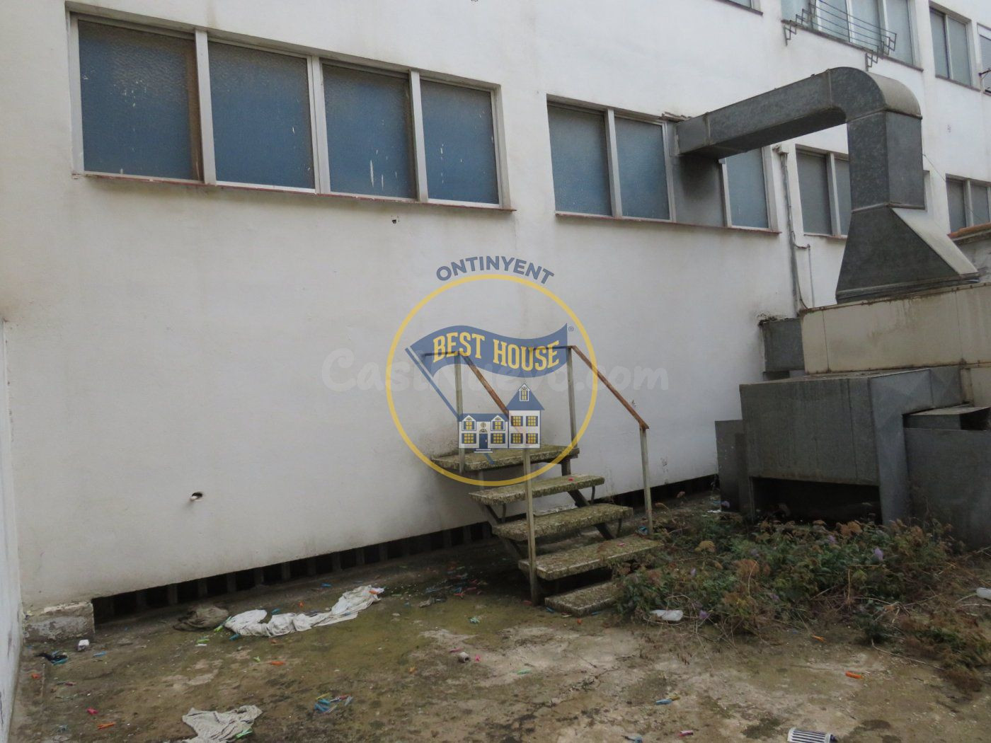 Local comercial 325m² en alquiler - Ontinyent