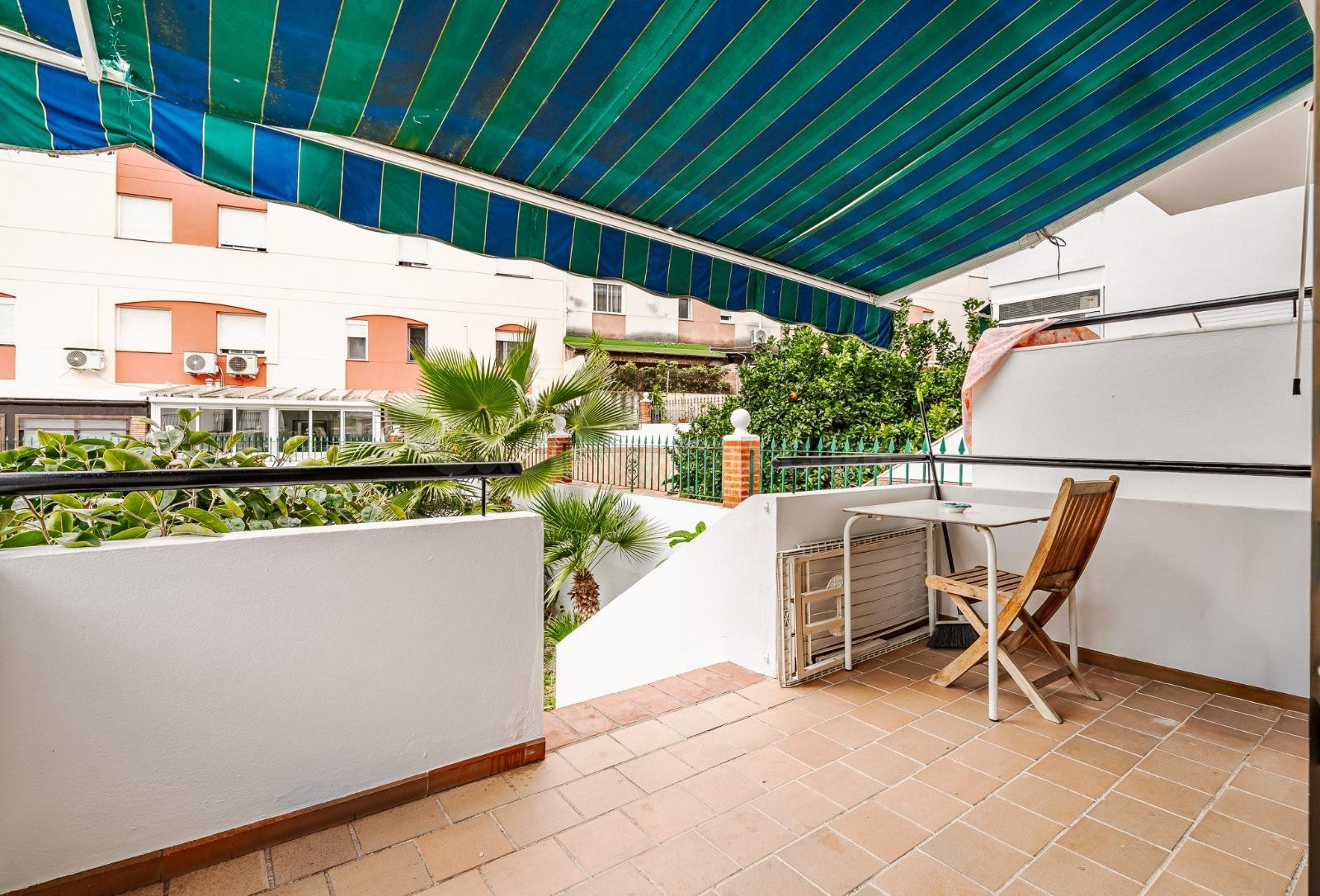 Pareado en Centro de Estepona con jardín y garaje privado: u - foto 5