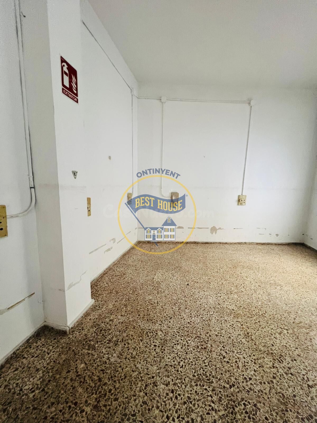 Estupendo y amplio local en Ontinyent - foto 4