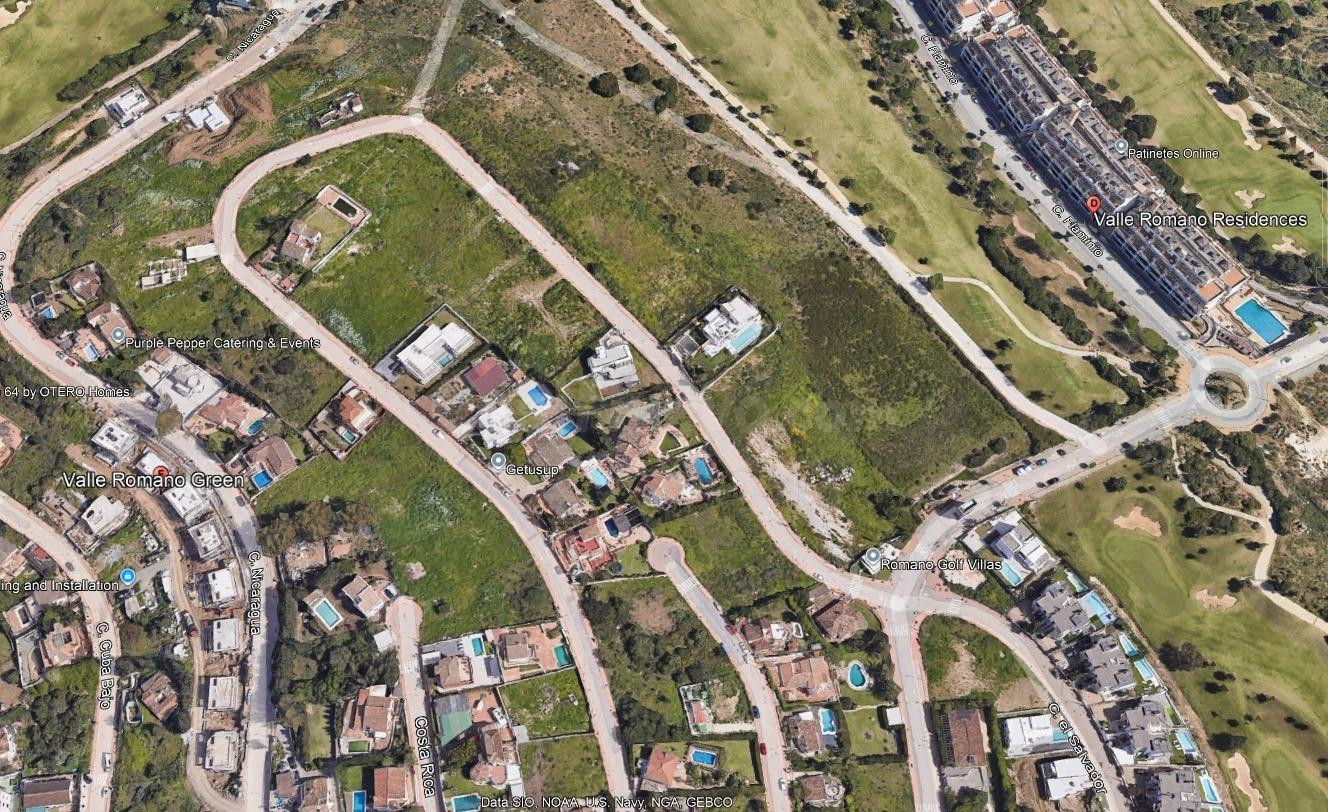 Parcela urbana en Valle Romano