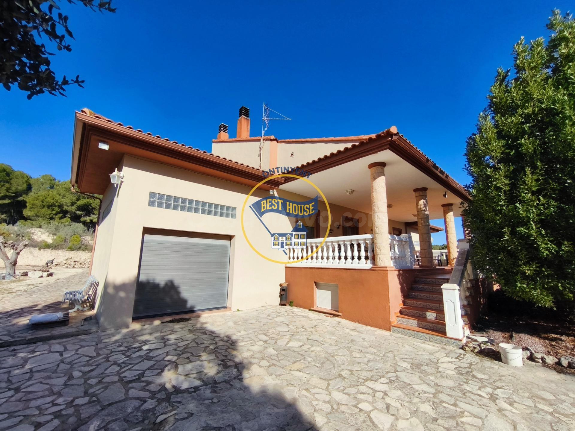 ¡¡OPORTUNIDAD ÚNICA!! ESPECTACULAR Y EXCLUSIVO CHALET EN ONT