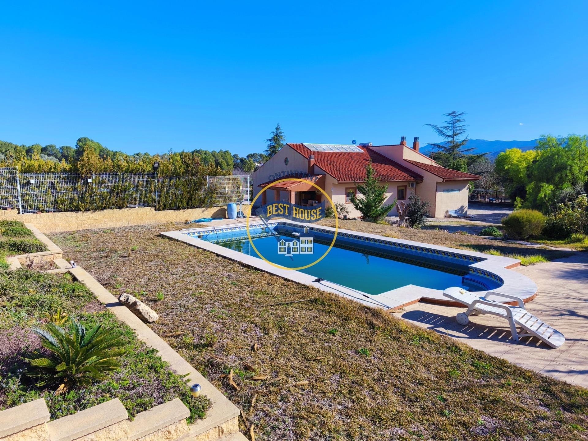 ¡¡OPORTUNIDAD ÚNICA!! ESPECTACULAR Y EXCLUSIVO CHALET EN ONT - foto 2