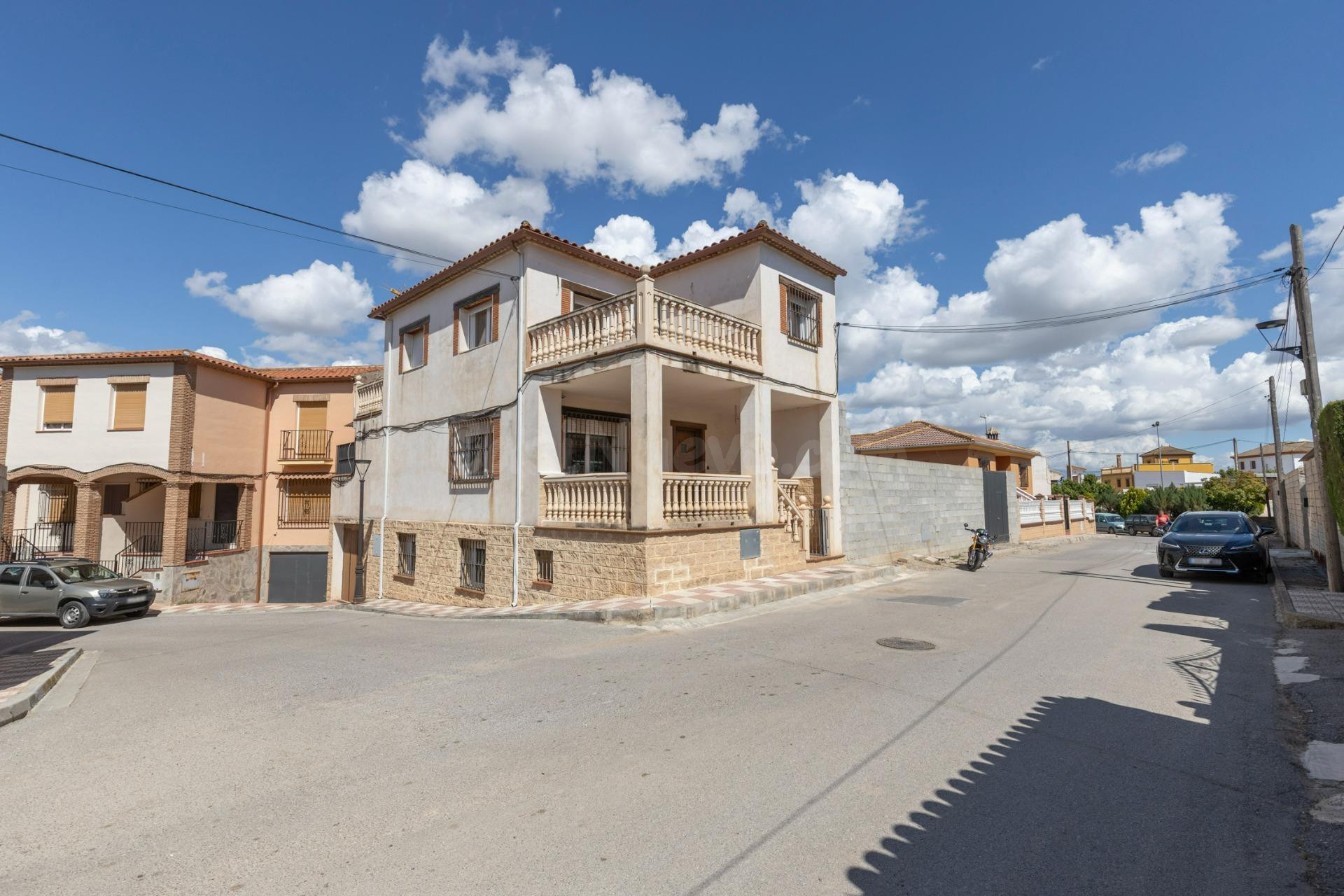 PRECIOSA CASA EN LA PEDANÍA DE ESCOZNAR