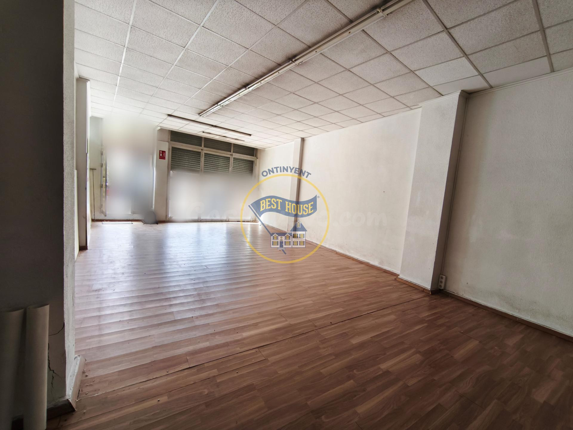 ¡GRAN OPORTUNIDAD! LOCAL DIÁFANO CON INMEJORABLE SITUACIÓN E
