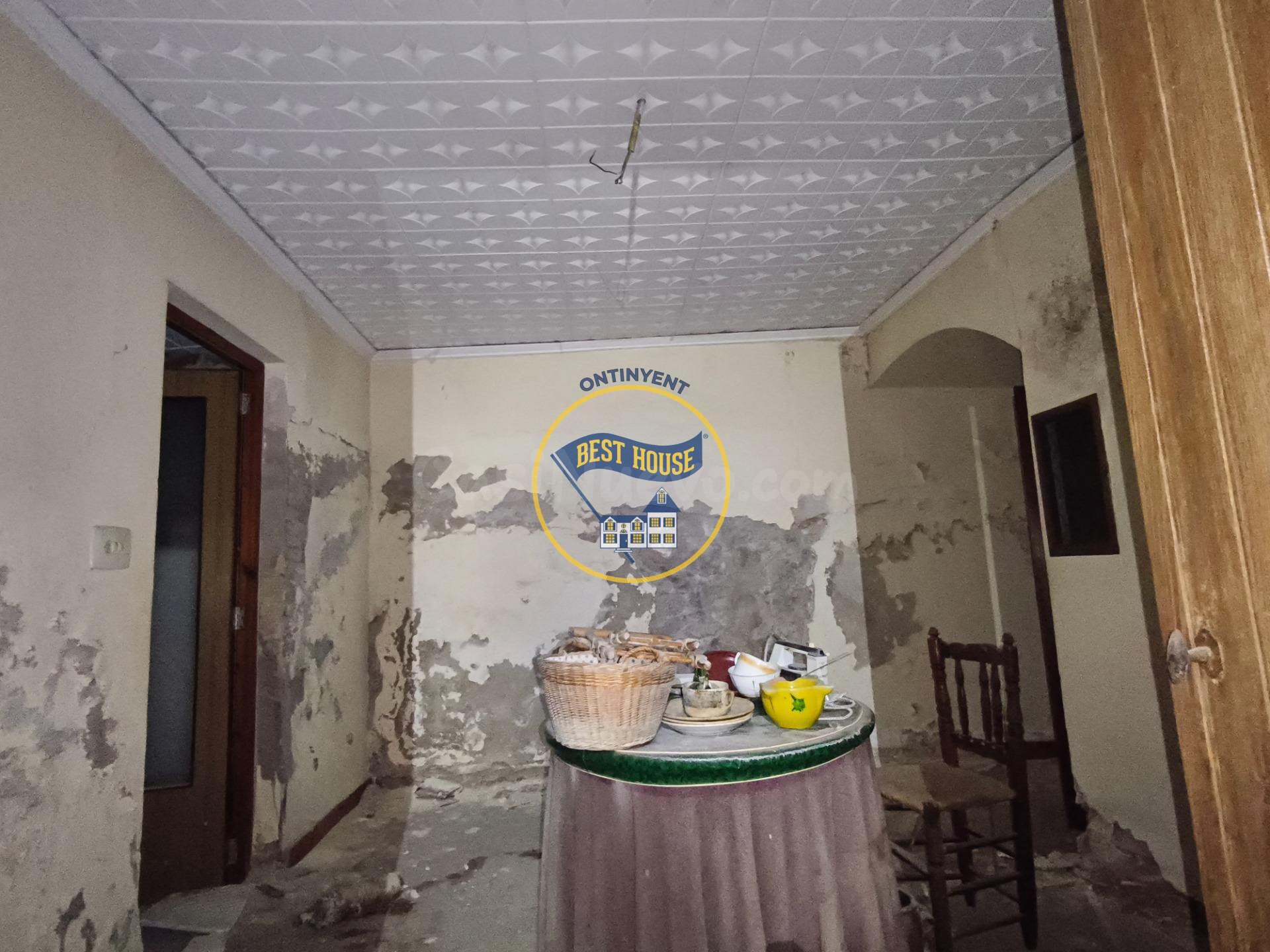 Atención Inversores!! Hermosa casa para reformar en el centr - foto 3